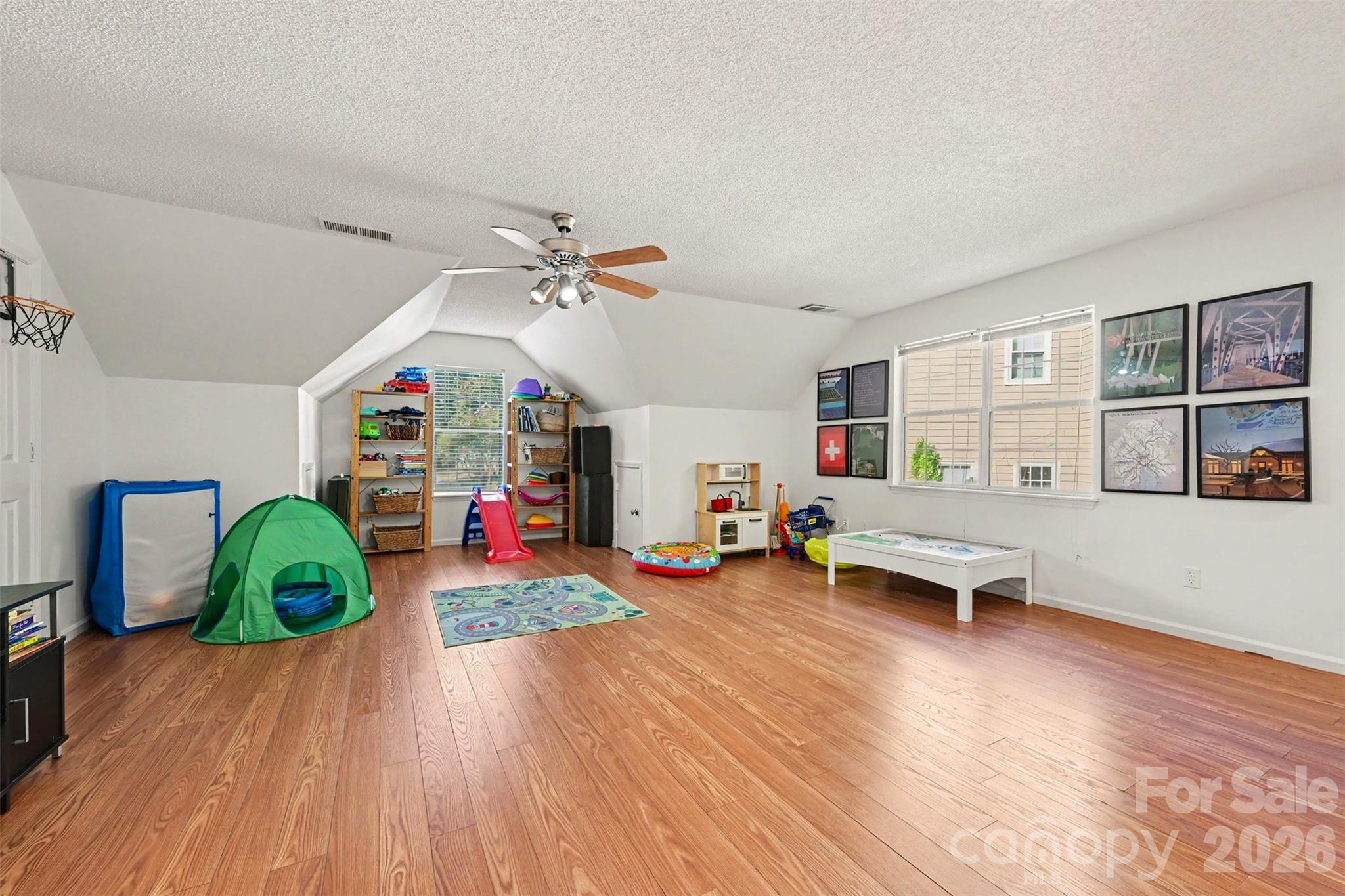 3524 Crescent Knoll Drive Property Photo 26