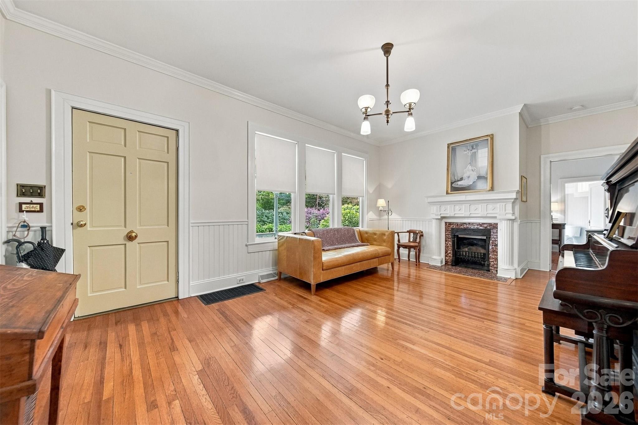 364 6th Street Property Photo 4