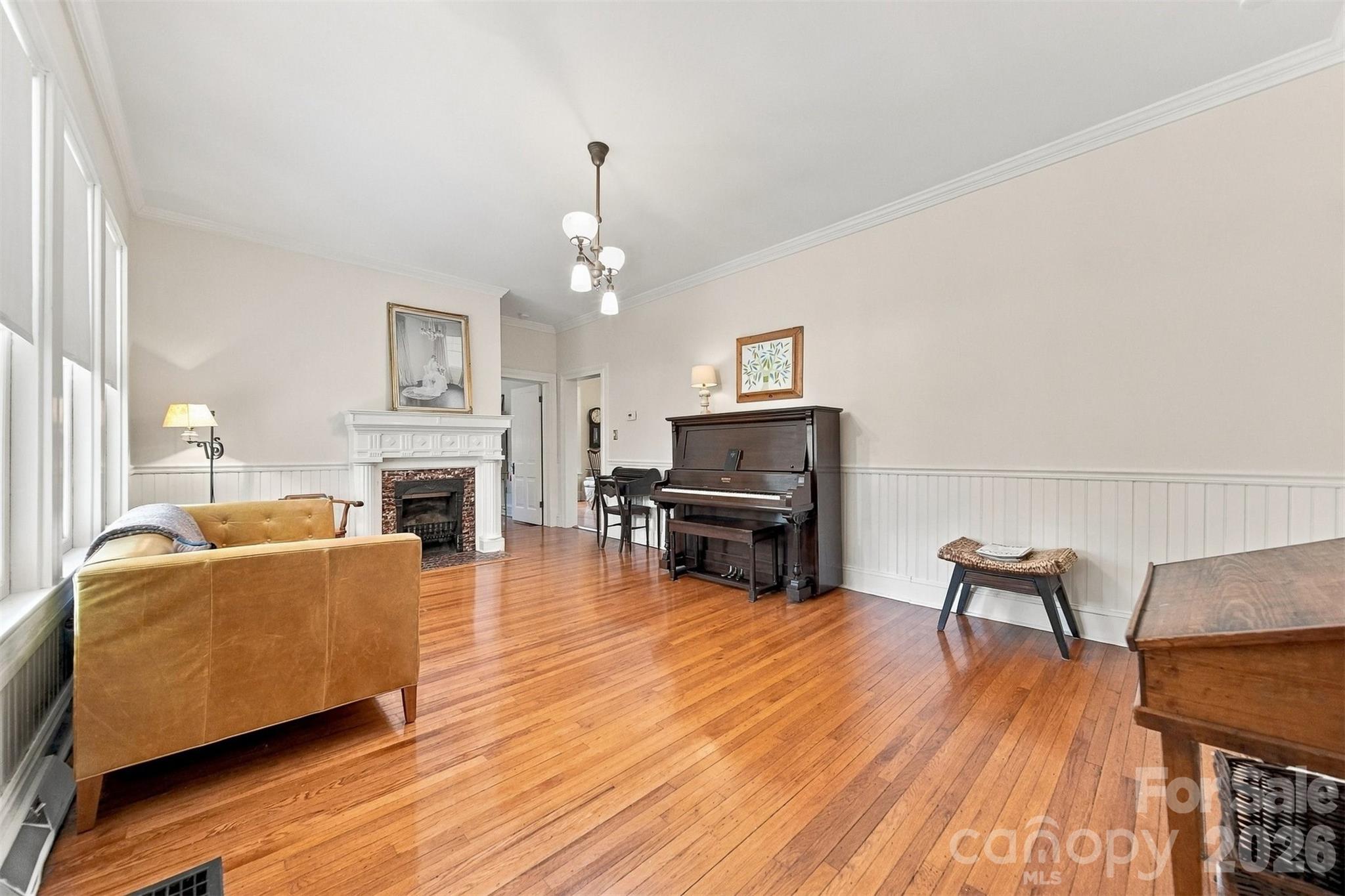 364 6th Street Property Photo 5