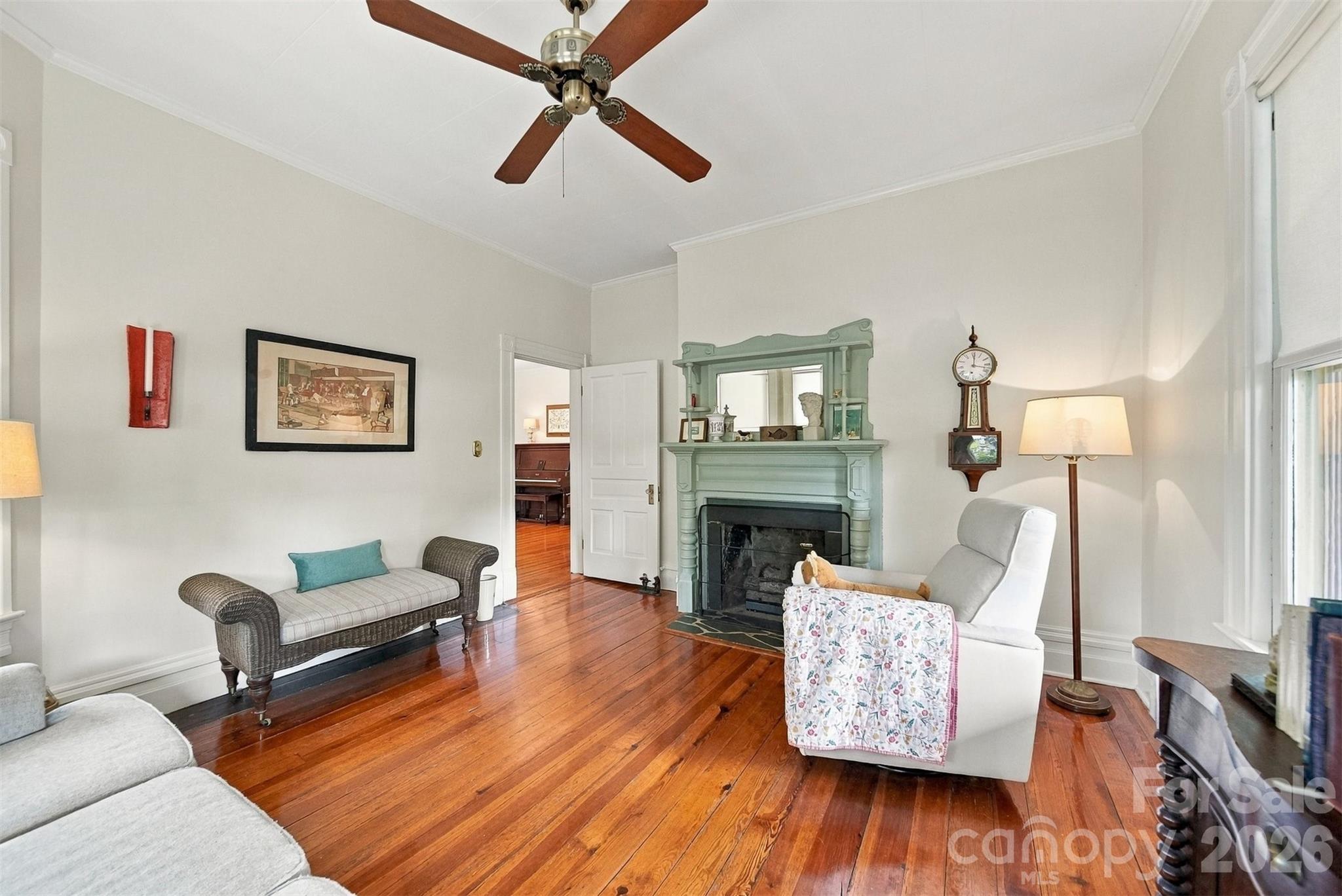 364 6th Street Property Photo 9