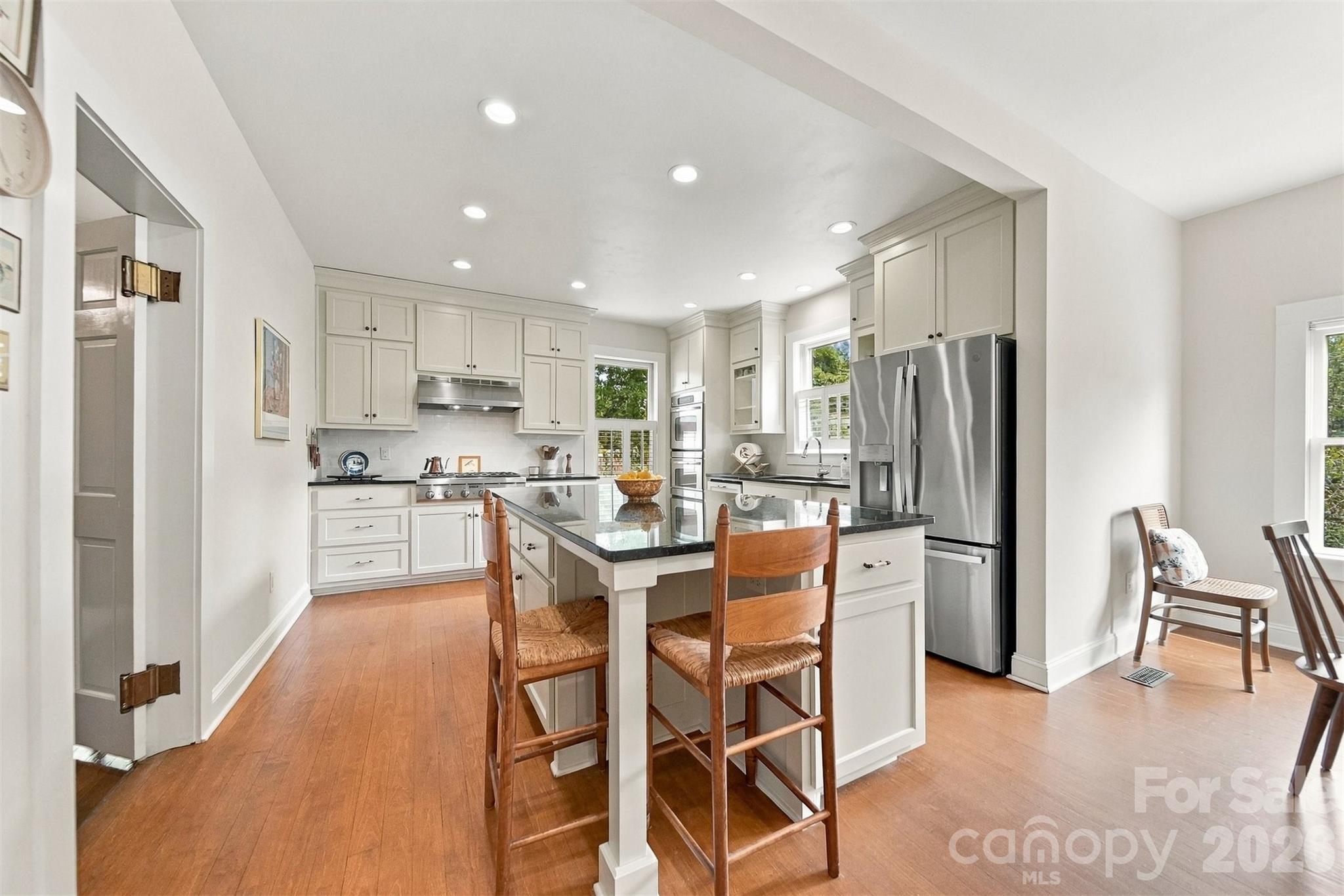 364 6th Street Property Photo 11