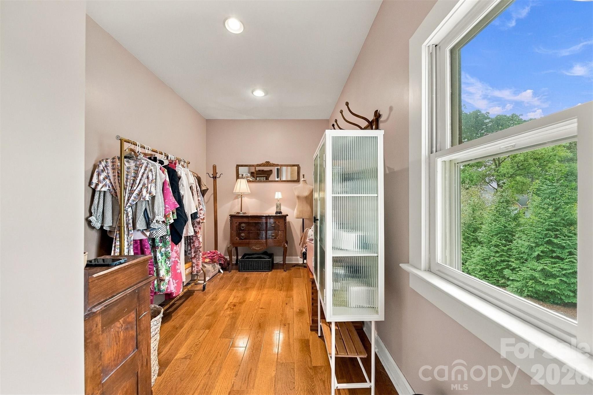 364 6th Street Property Photo 24