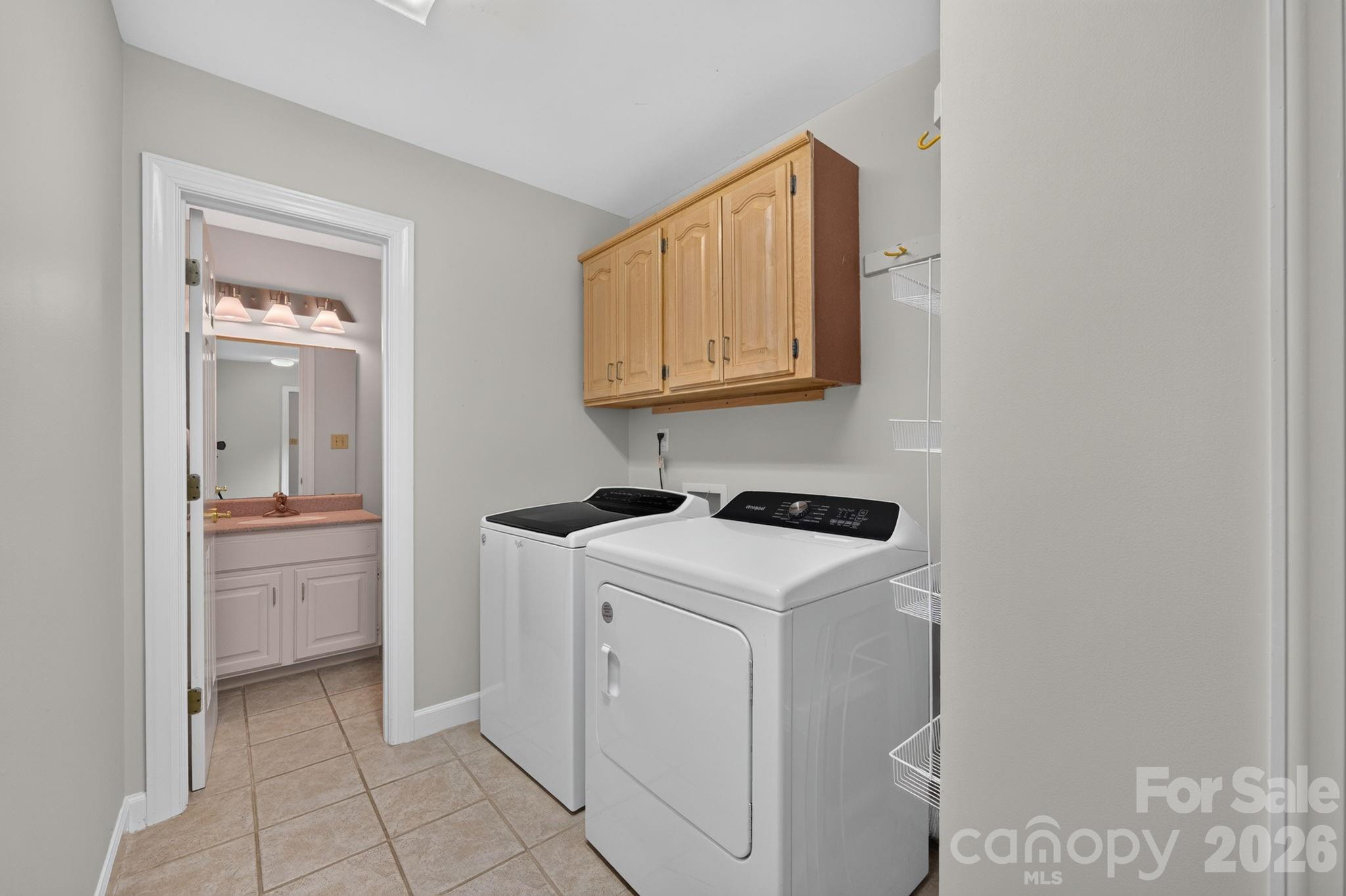 3517 Honeysuckle Drive Property Photo 9