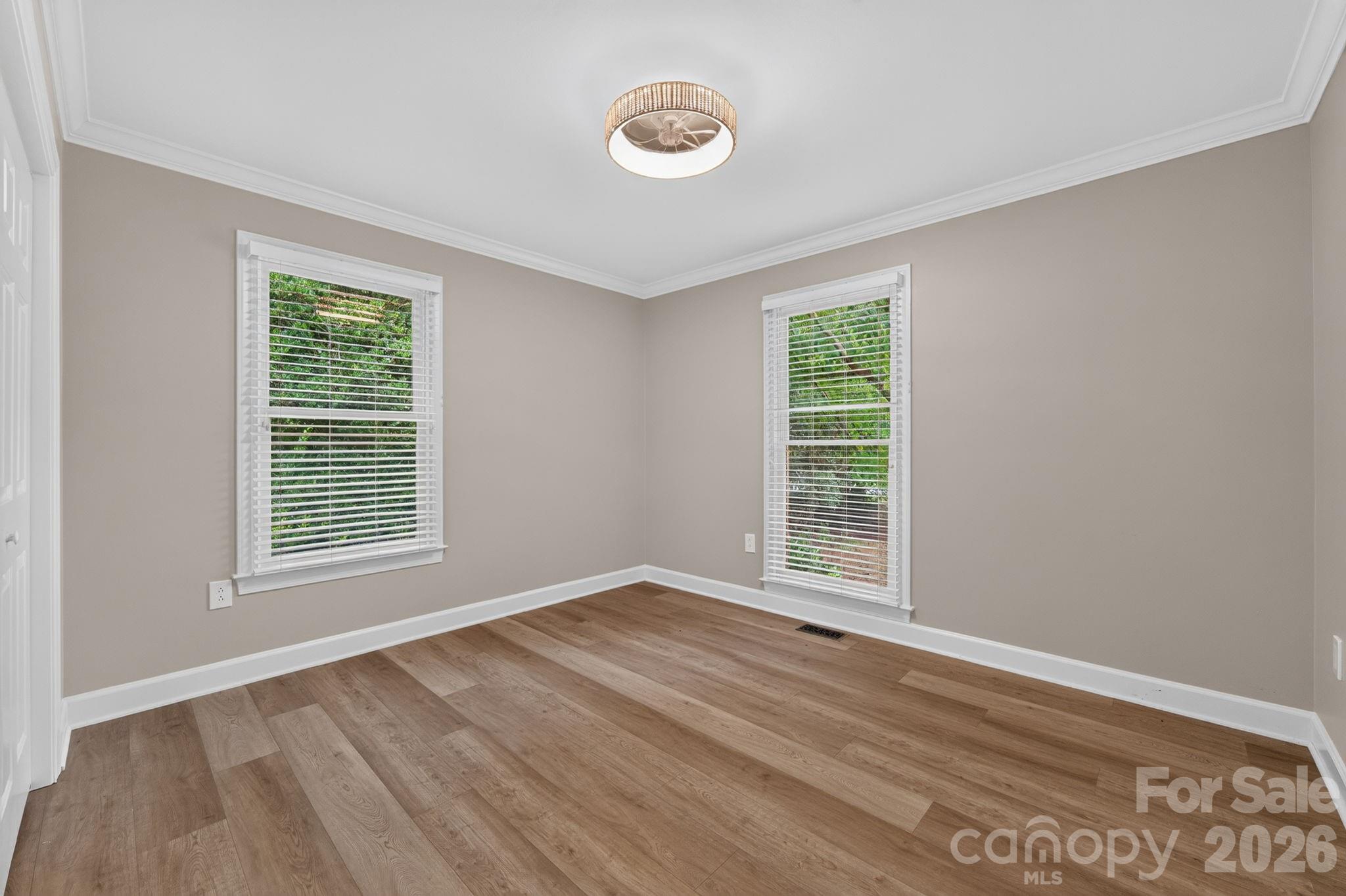 3517 Honeysuckle Drive Property Photo 15