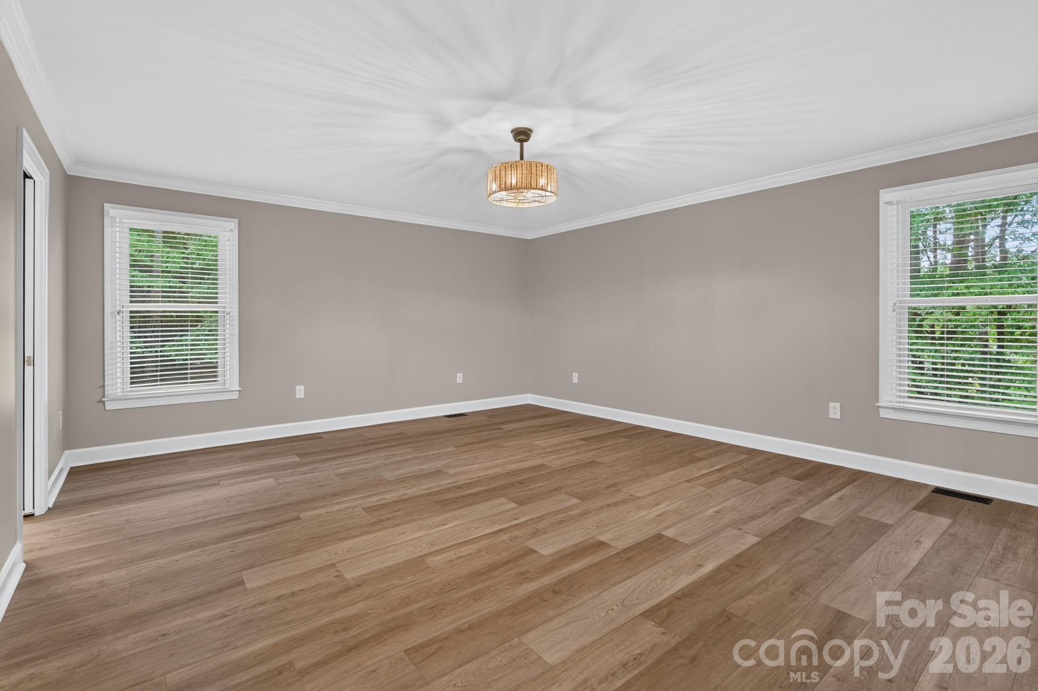 3517 Honeysuckle Drive Property Photo 20