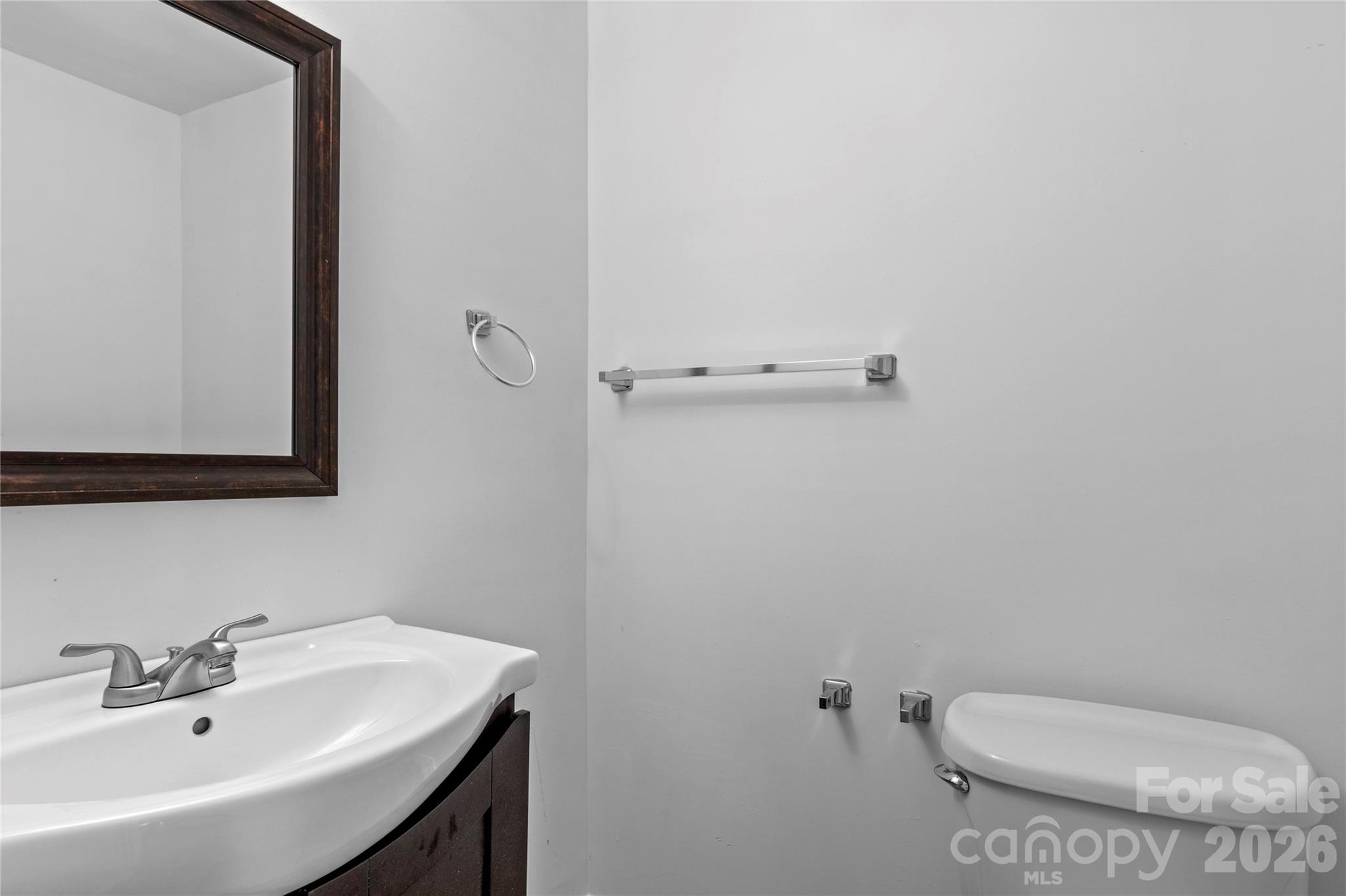 1805 S Hawthorne Road Property Photo 17