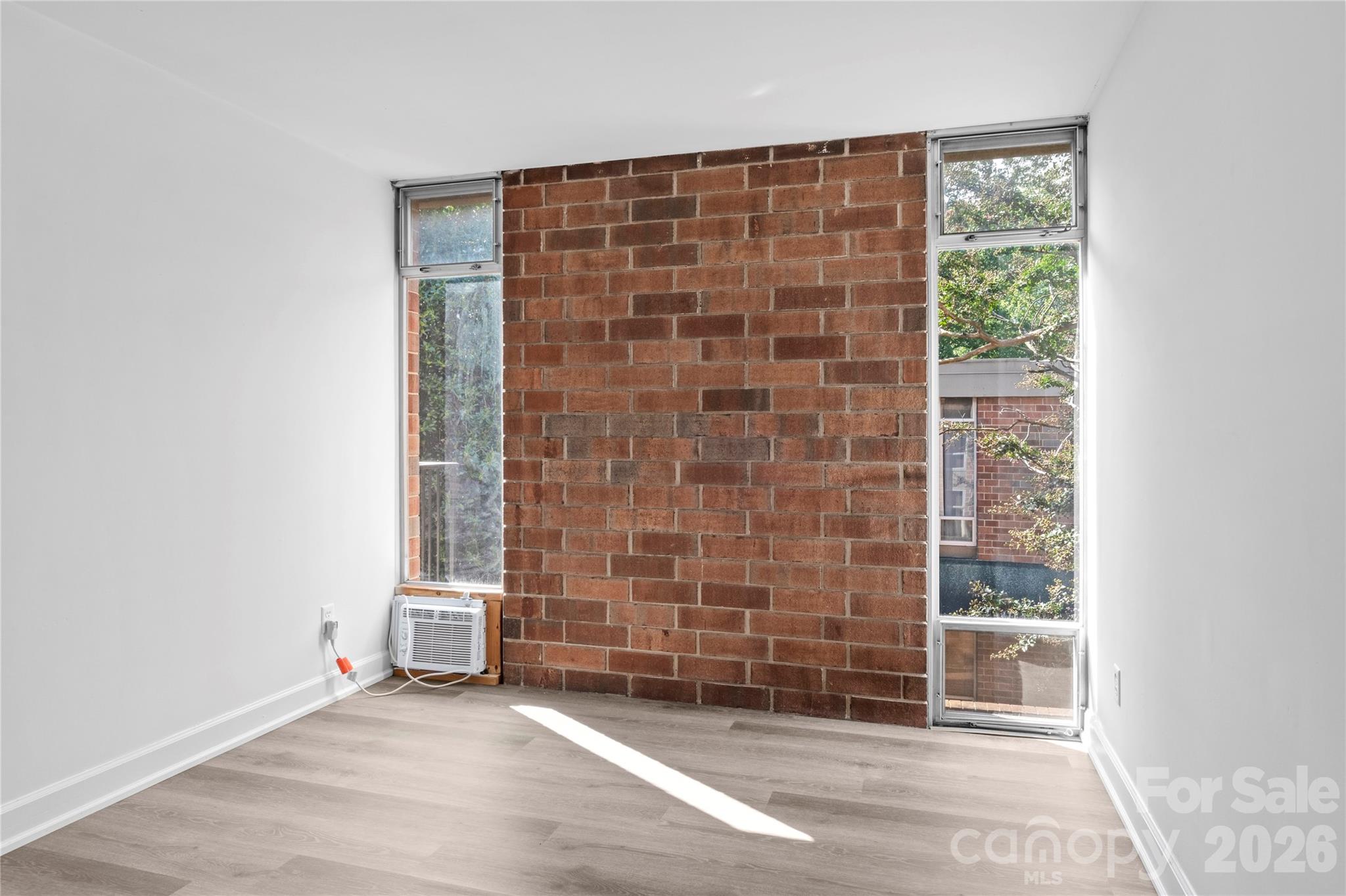 1805 S Hawthorne Road Property Photo 19