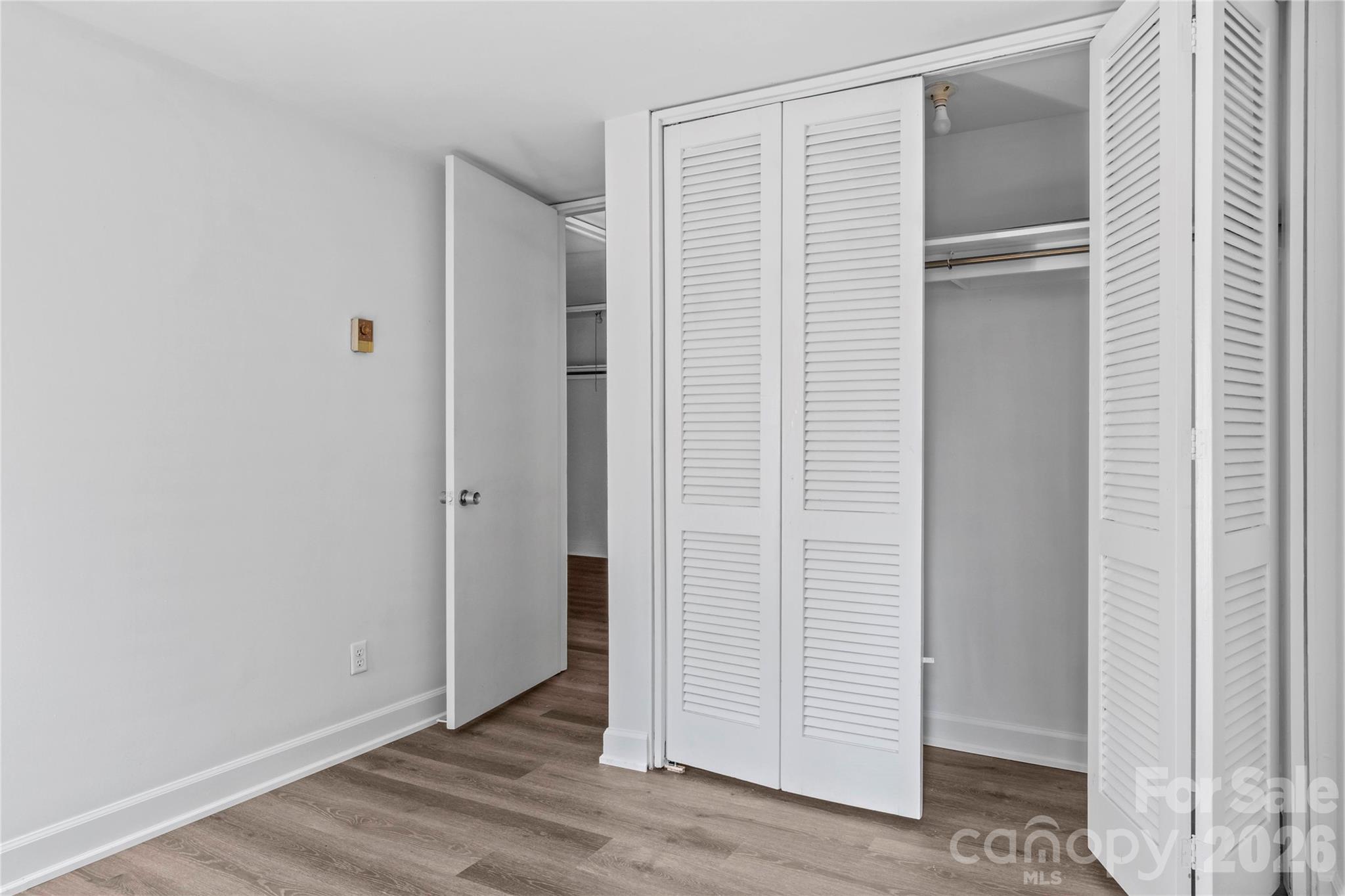 1805 S Hawthorne Road Property Photo 20