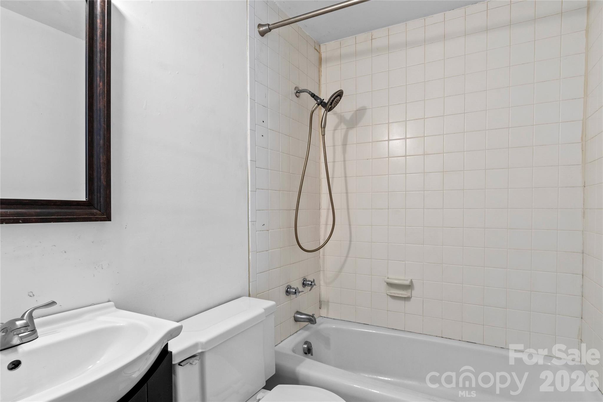 1805 S Hawthorne Road Property Photo 21