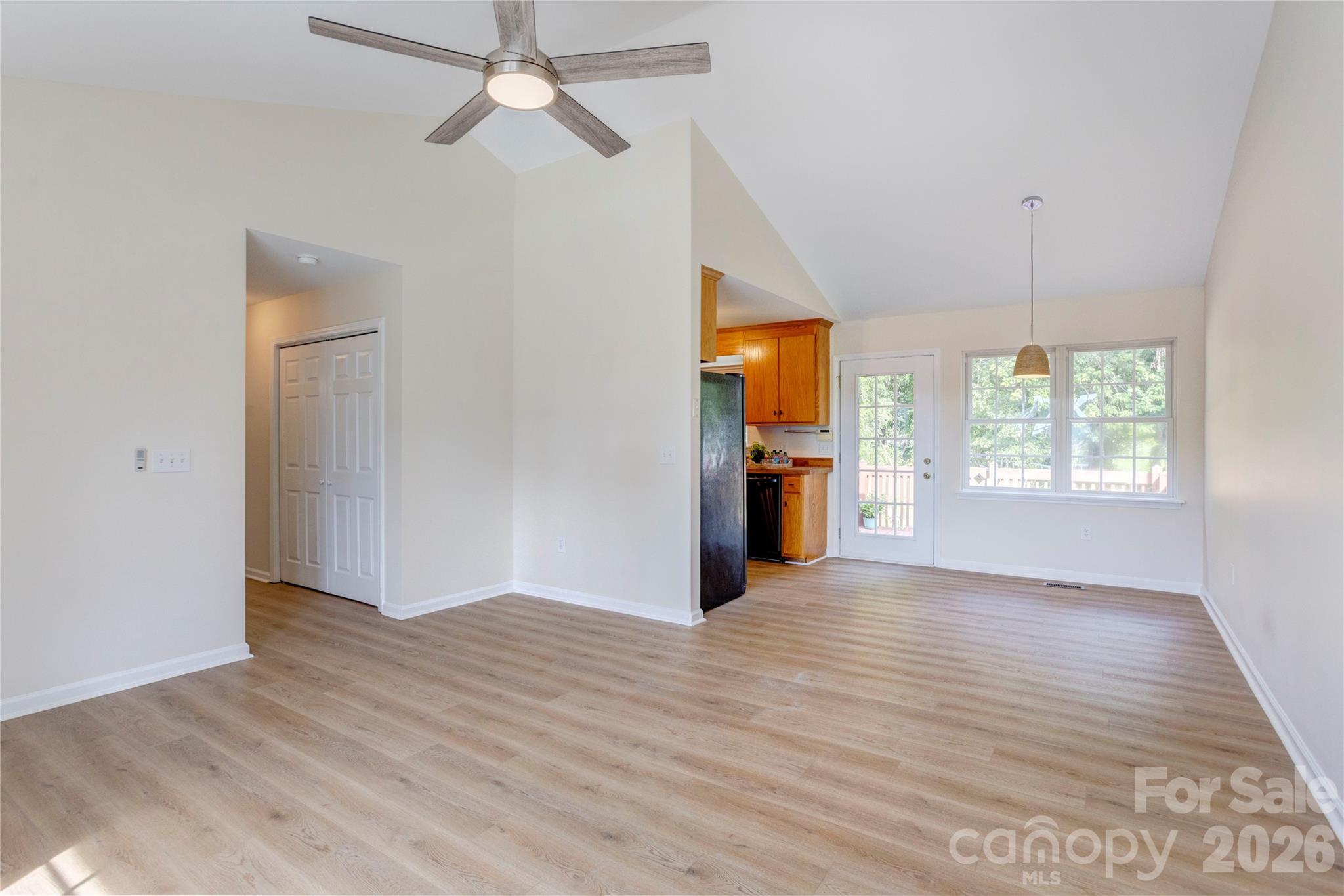 1209 Moss Acres Court Property Photo 6