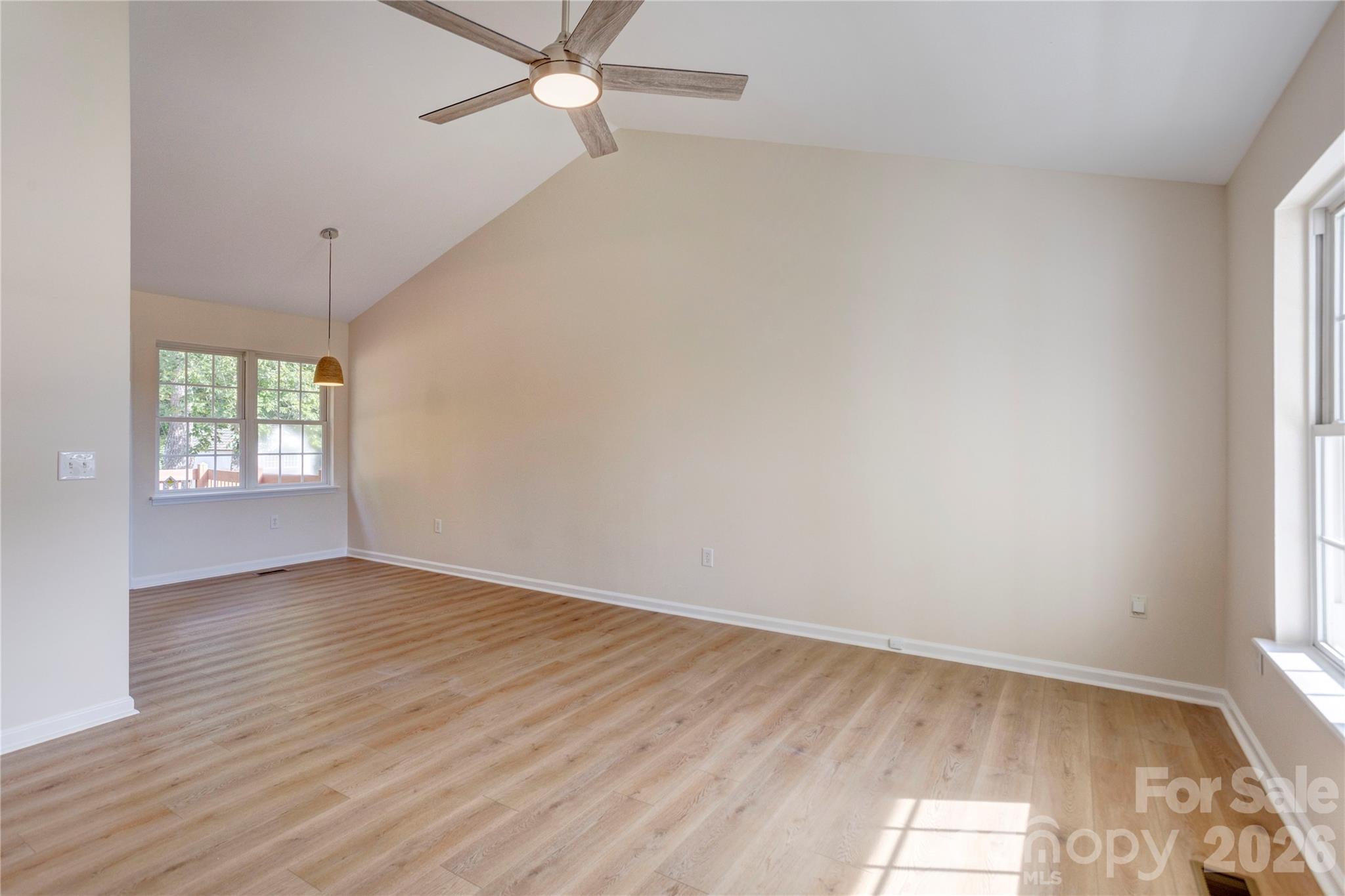 1209 Moss Acres Court Property Photo 8