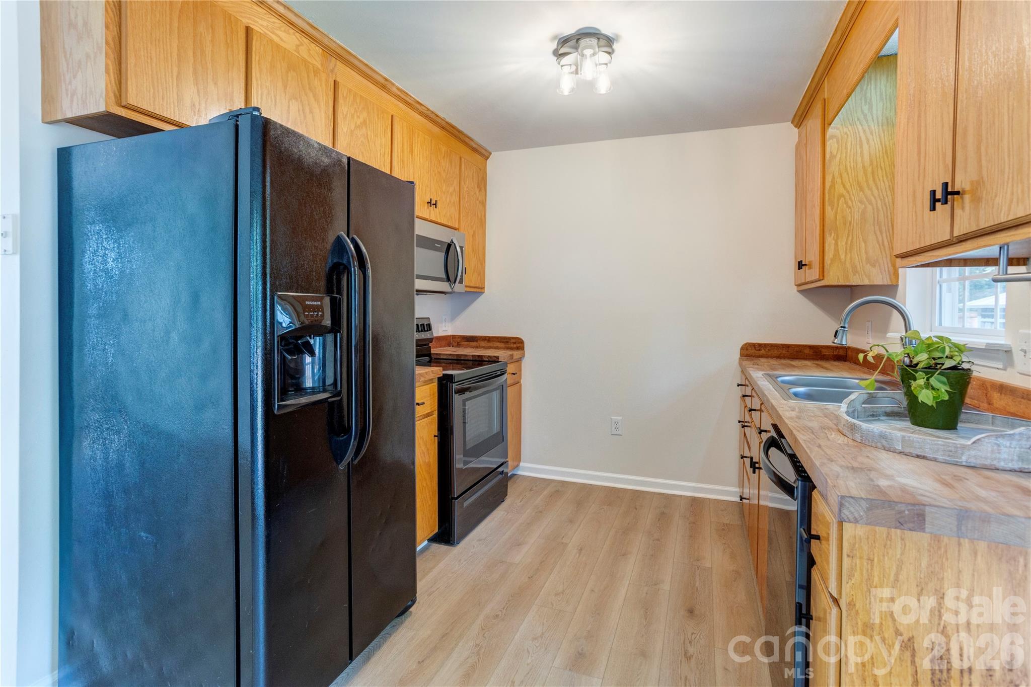 1209 Moss Acres Court Property Photo 10