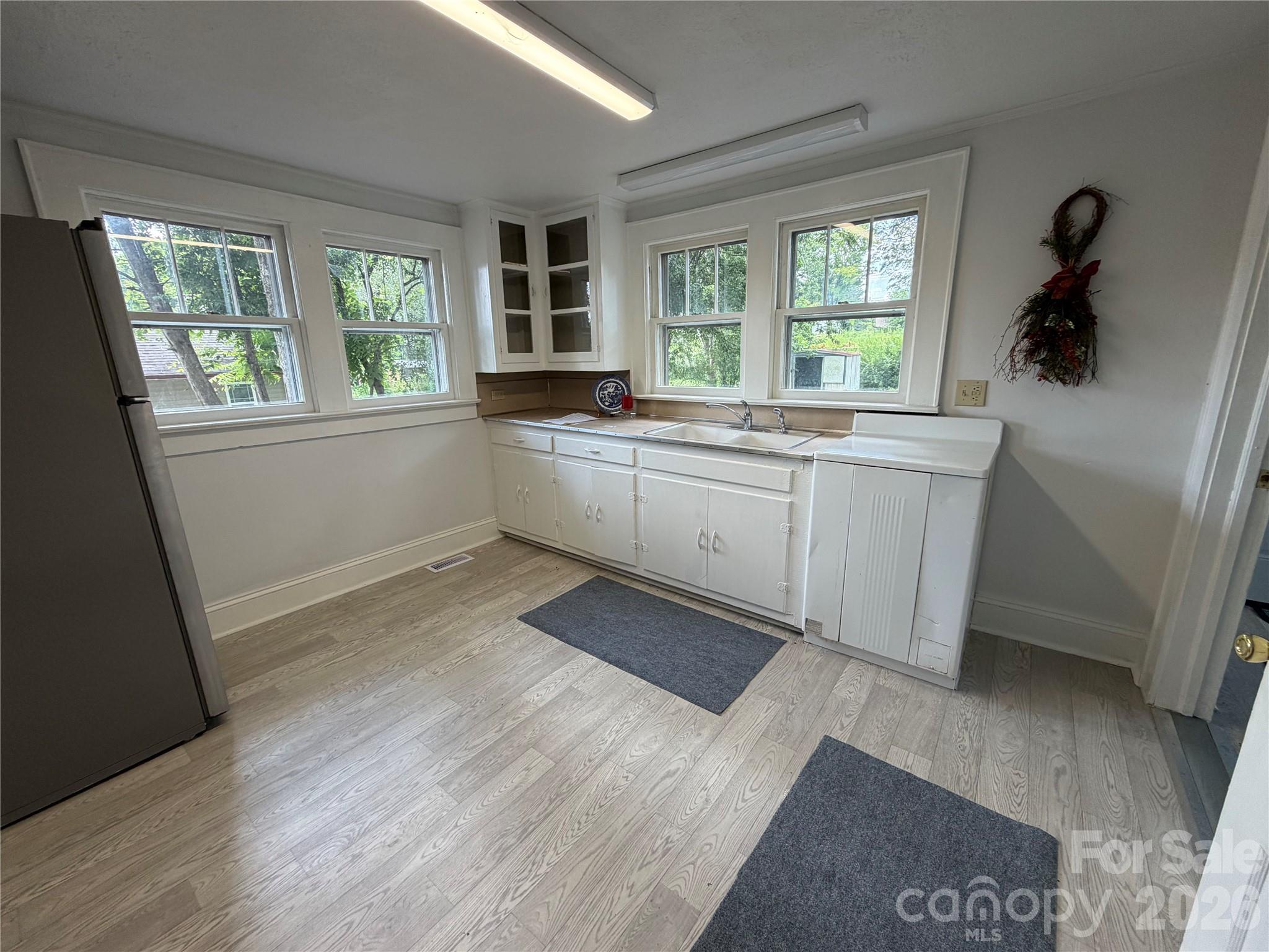 142 26th Street Property Photo 5
