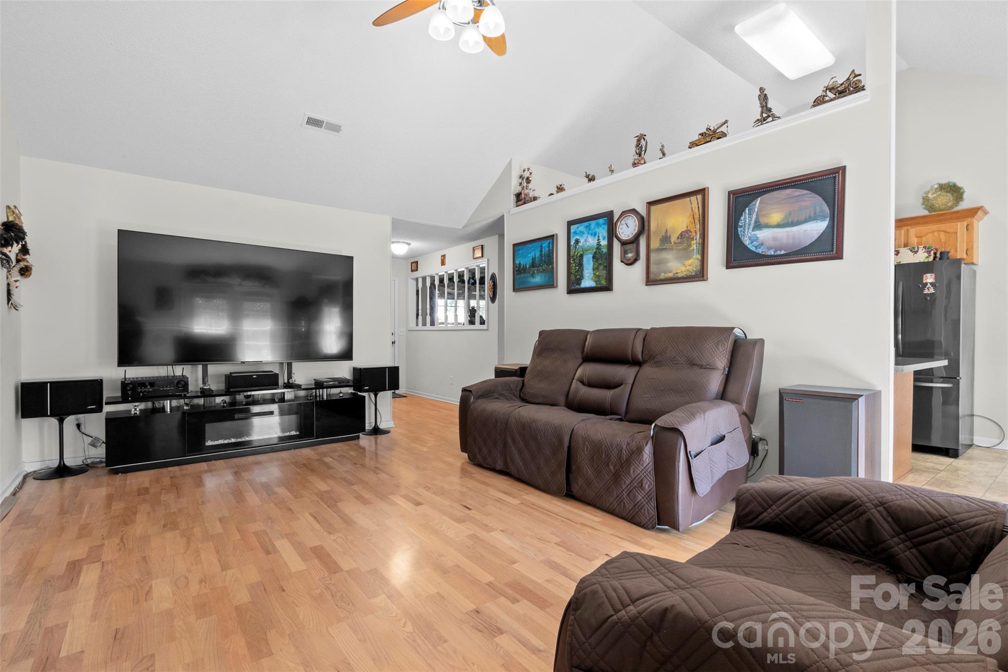 3110 Tamarah Way Property Photo 6