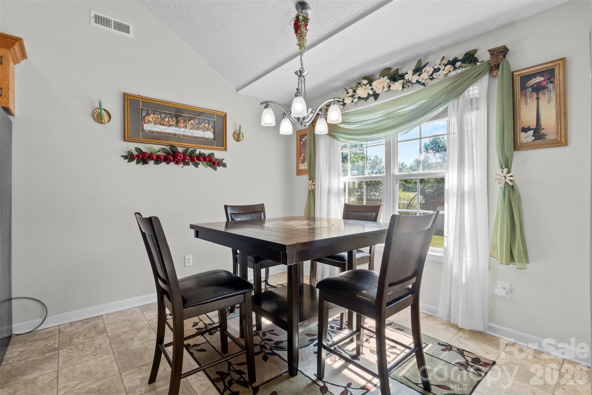 3110 Tamarah Way Property Photo 7