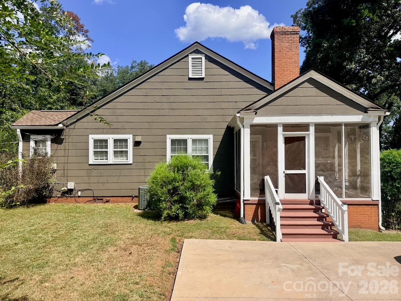 130 School Drive Property Photo 2
