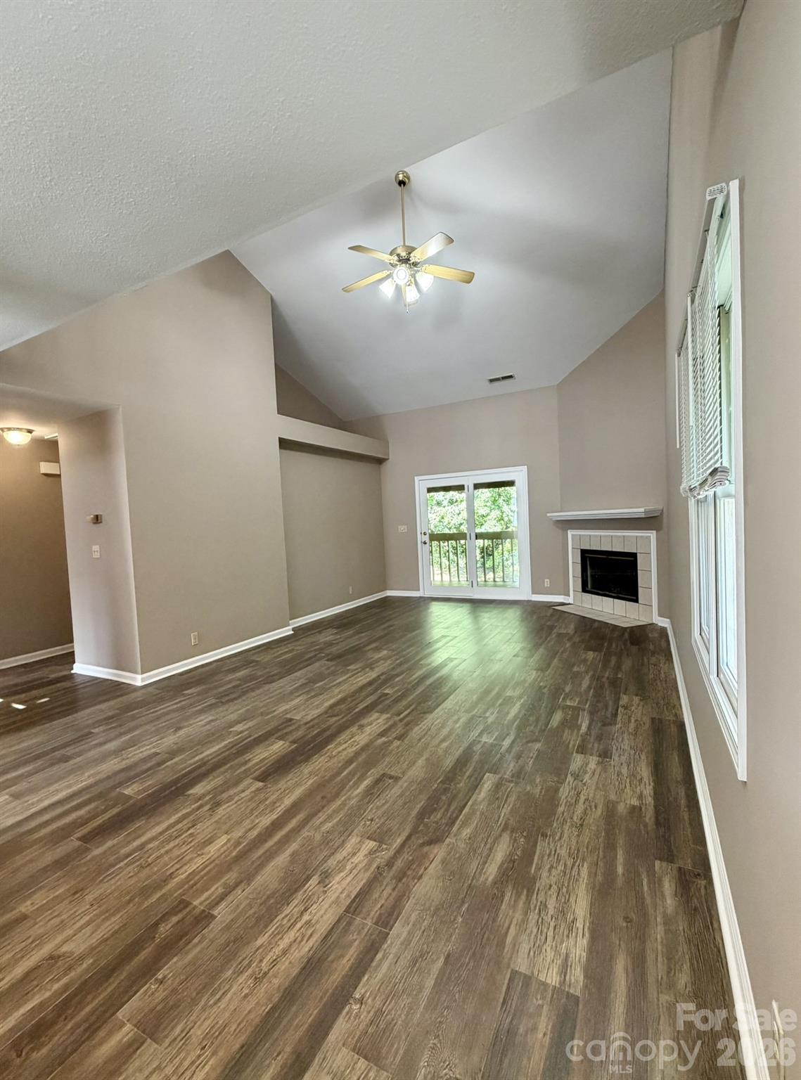 22 Willow Tree Run Property Photo 9