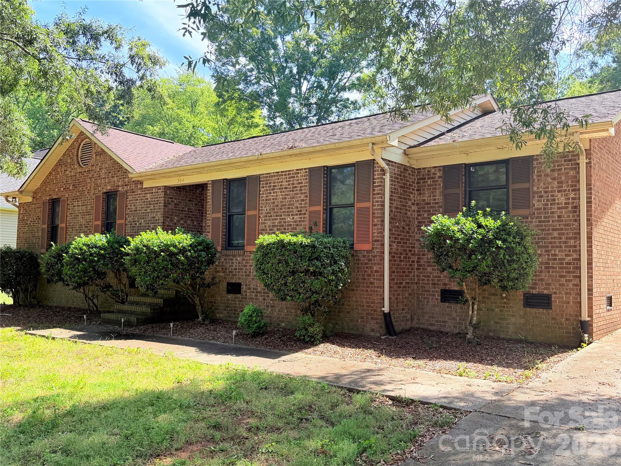 304 Plaza Drive Property Photo 2