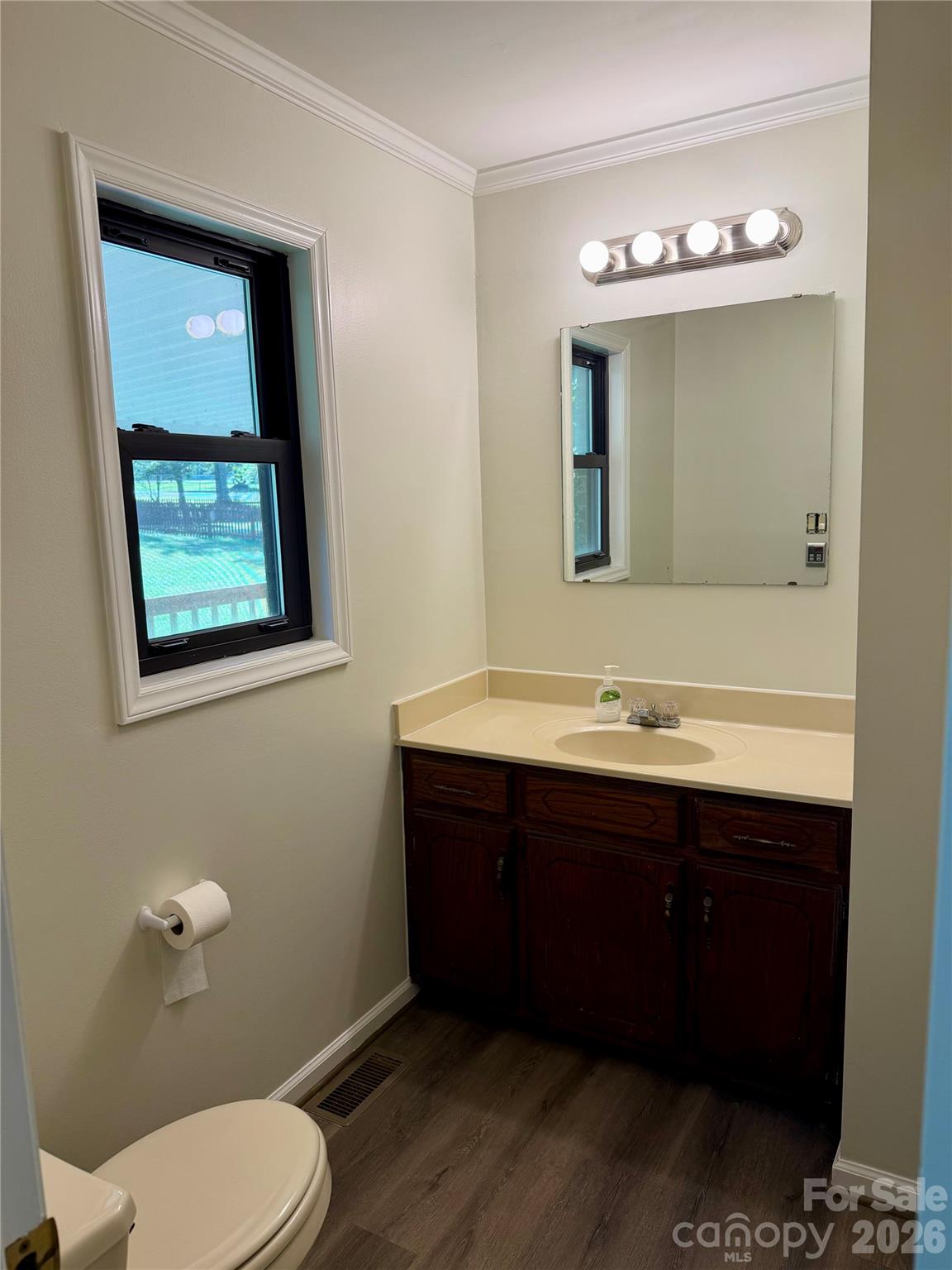 304 Plaza Drive Property Photo 11