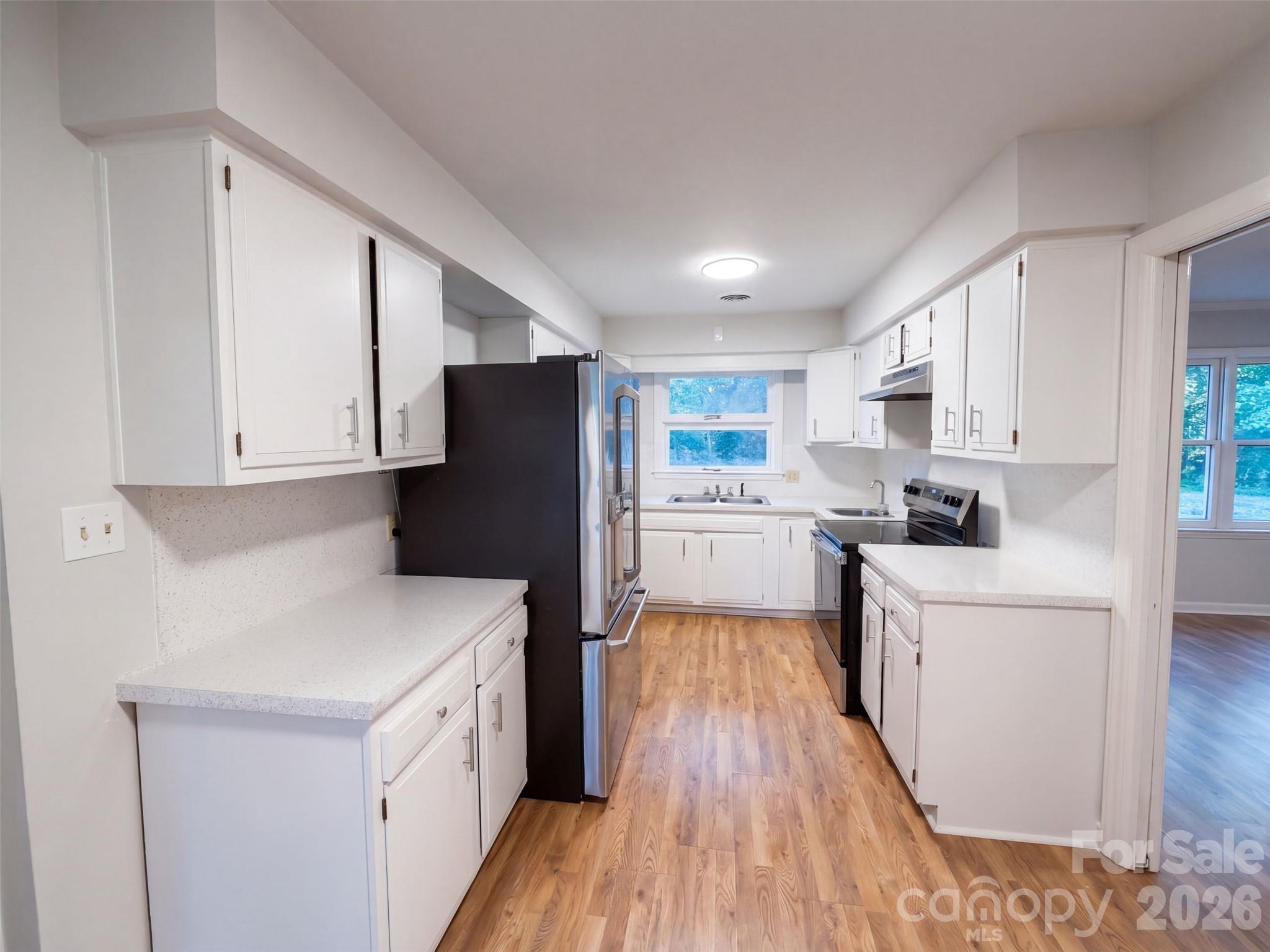 1524 Mt Holly Huntersville Road Property Photo 2