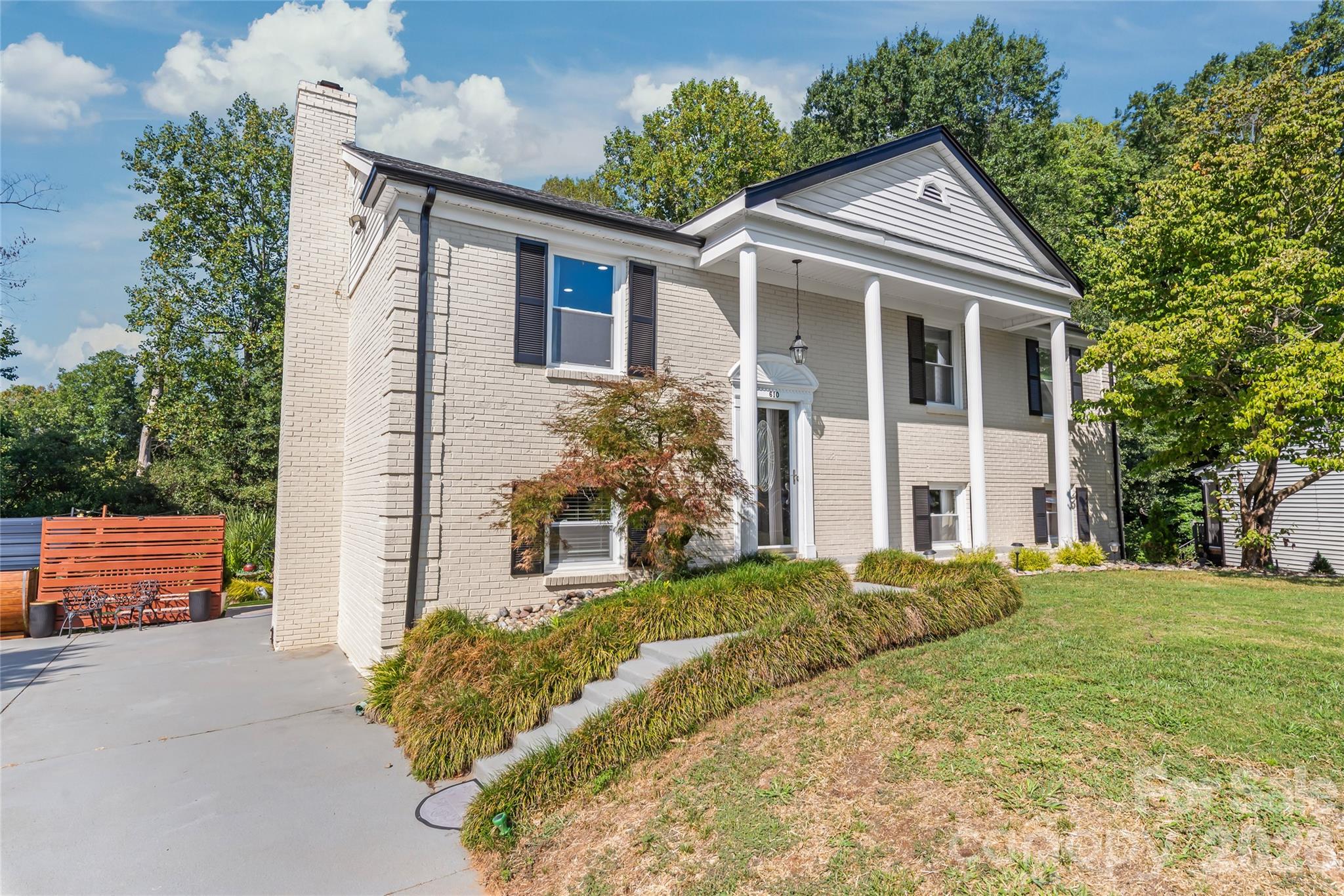 610 Ridgeway Drive Property Photo 1