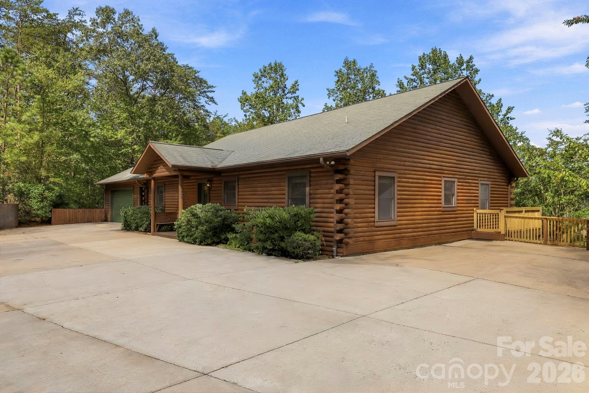 134 Raleigh Drive Property Photo 3