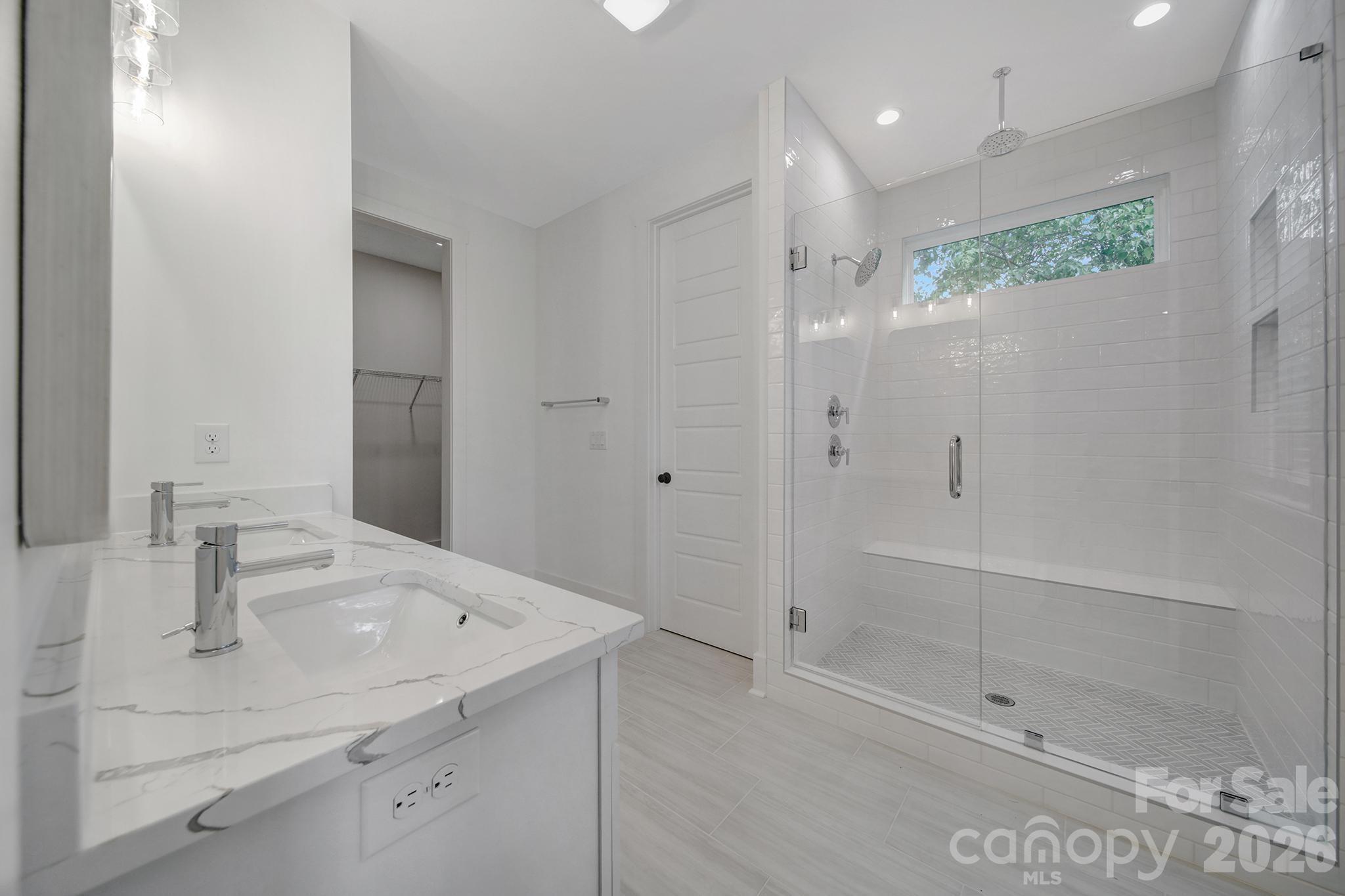 1016 Rockway Drive Property Photo 27