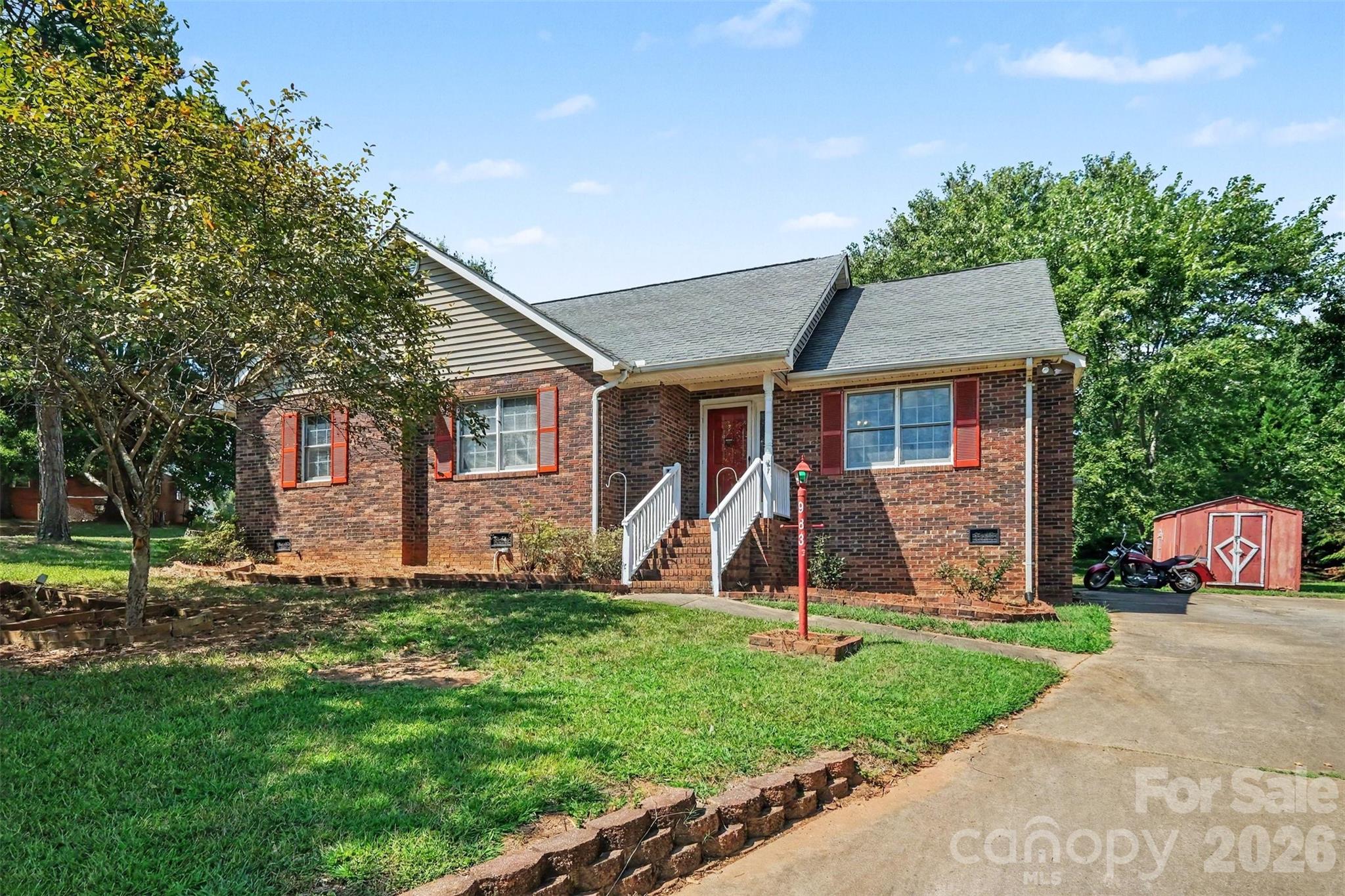 983 Farmington Court Property Photo 15