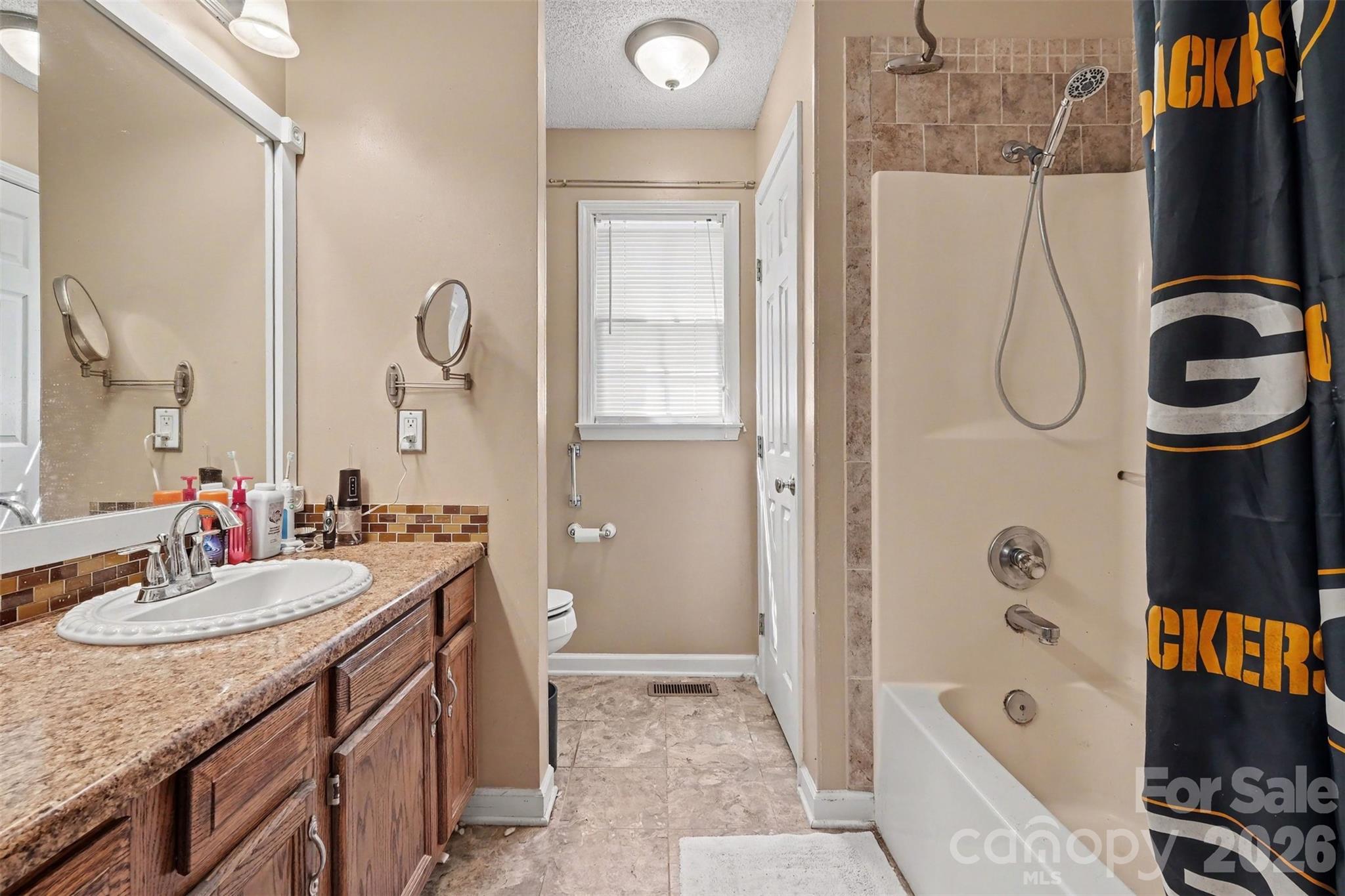 983 Farmington Court Property Photo 22