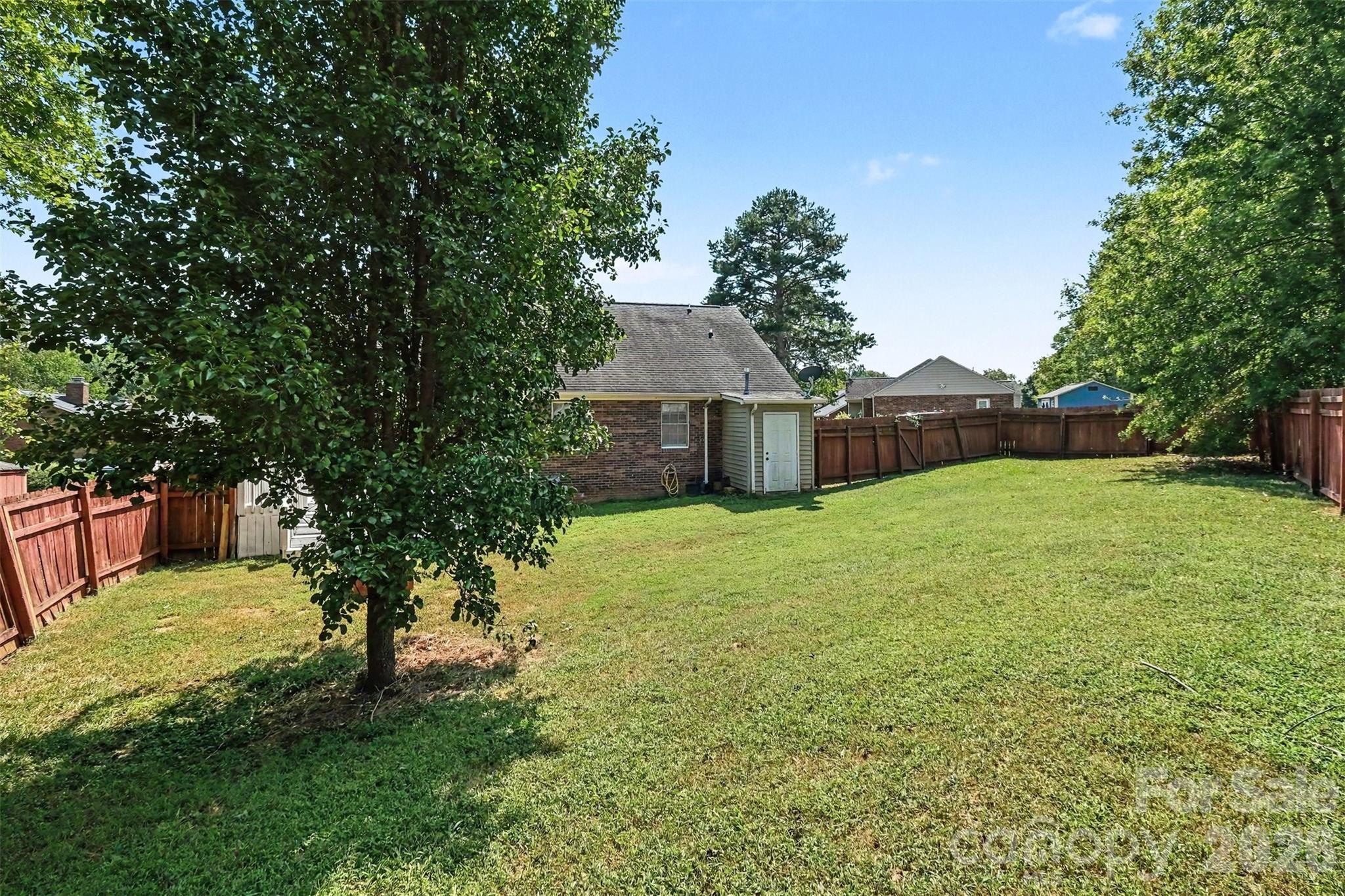 983 Farmington Court Property Photo 27