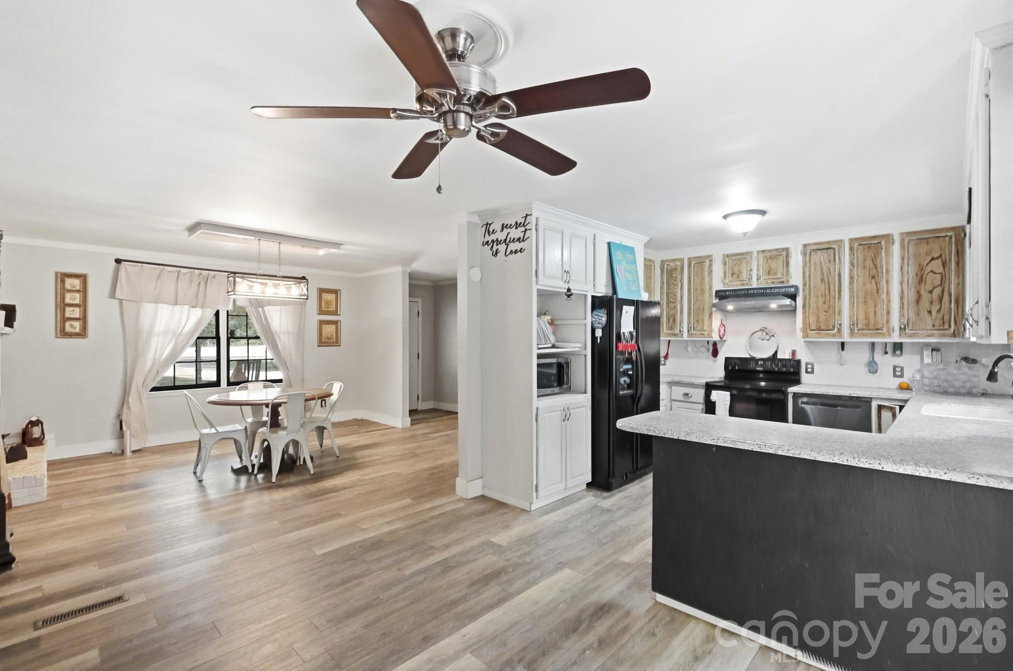 4323 Weddington Road Property Photo 10
