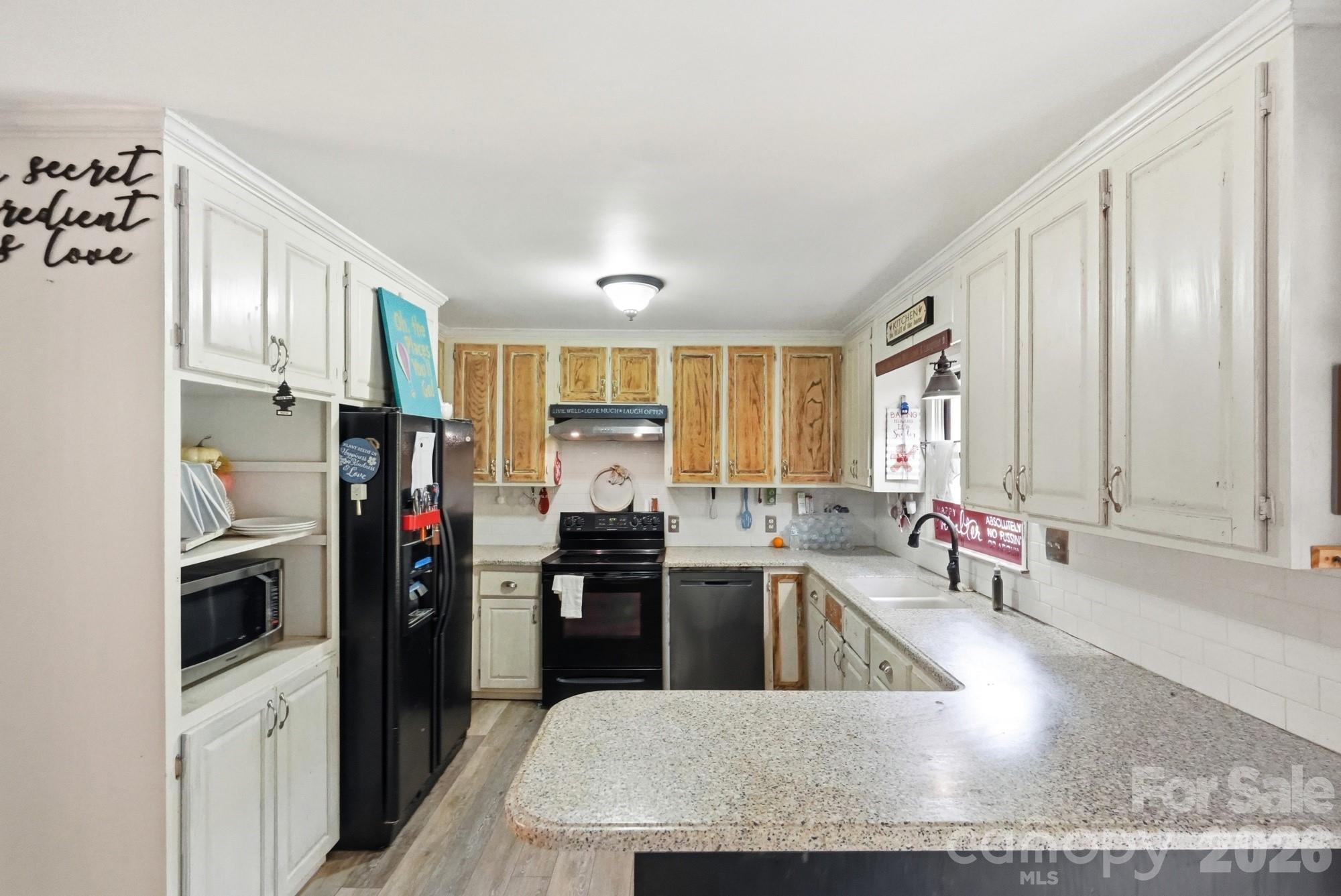 4323 Weddington Road Property Photo 11