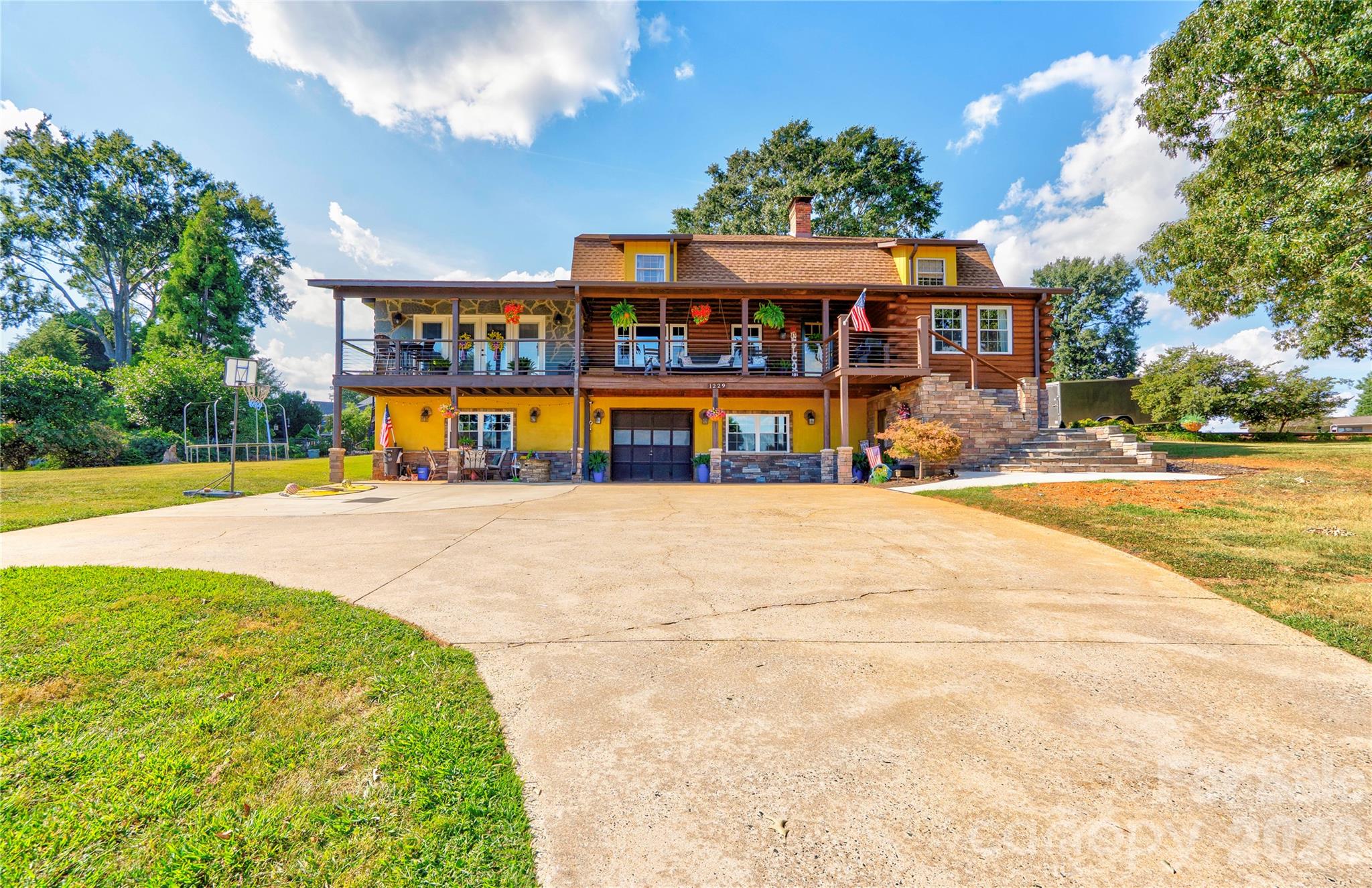 1229 New Crest Lane Property Photo 1