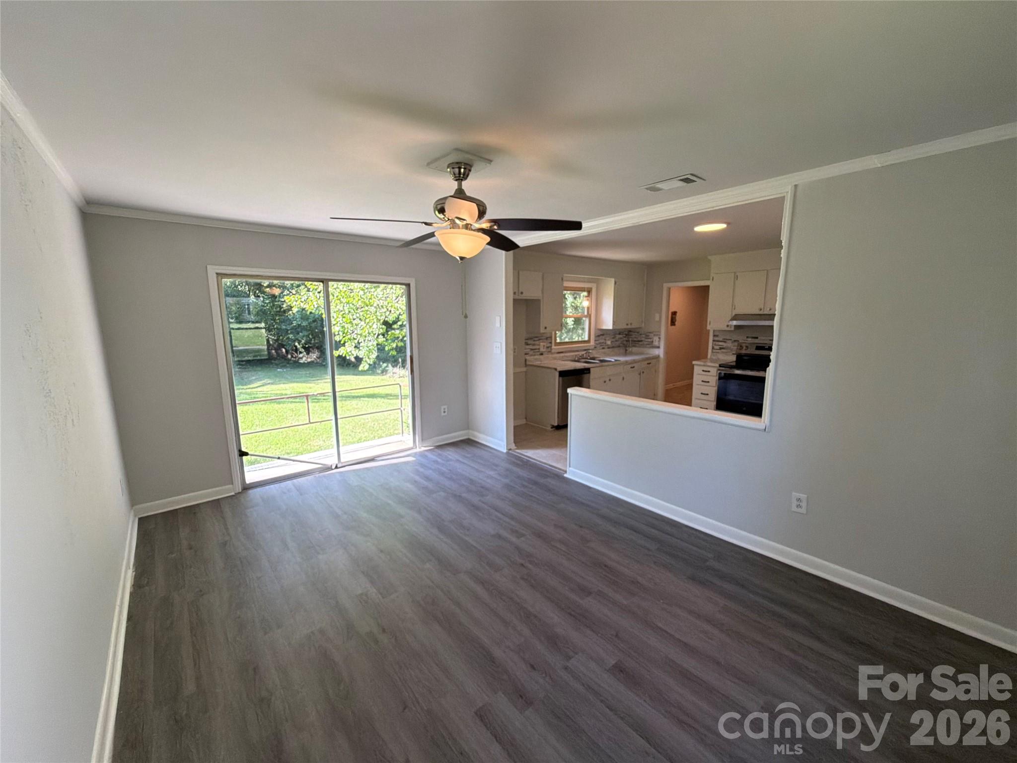 6531 Rosecran Drive Property Photo 3