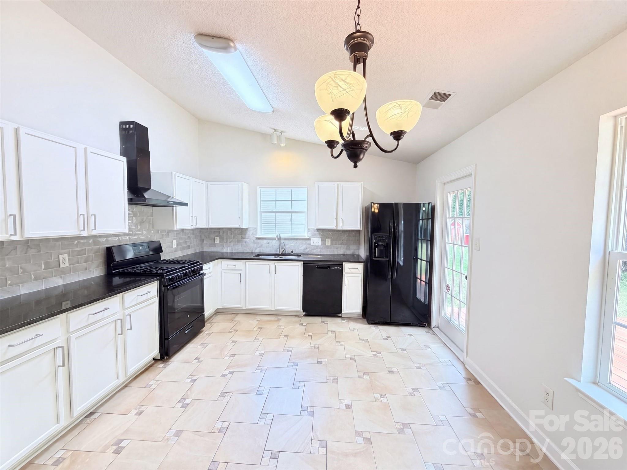 8616 Silver Falls Way Property Photo 7