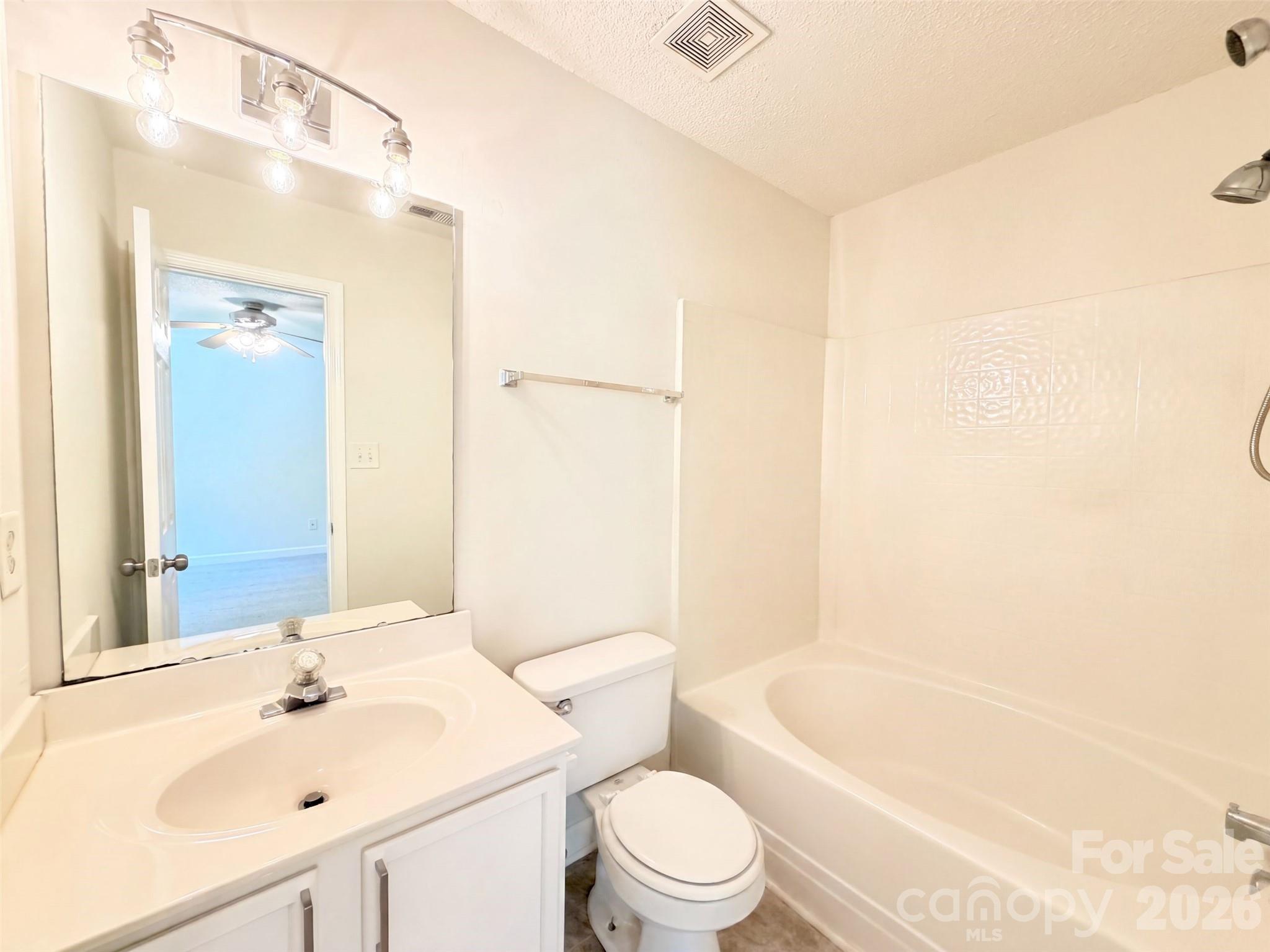 8616 Silver Falls Way Property Photo 11