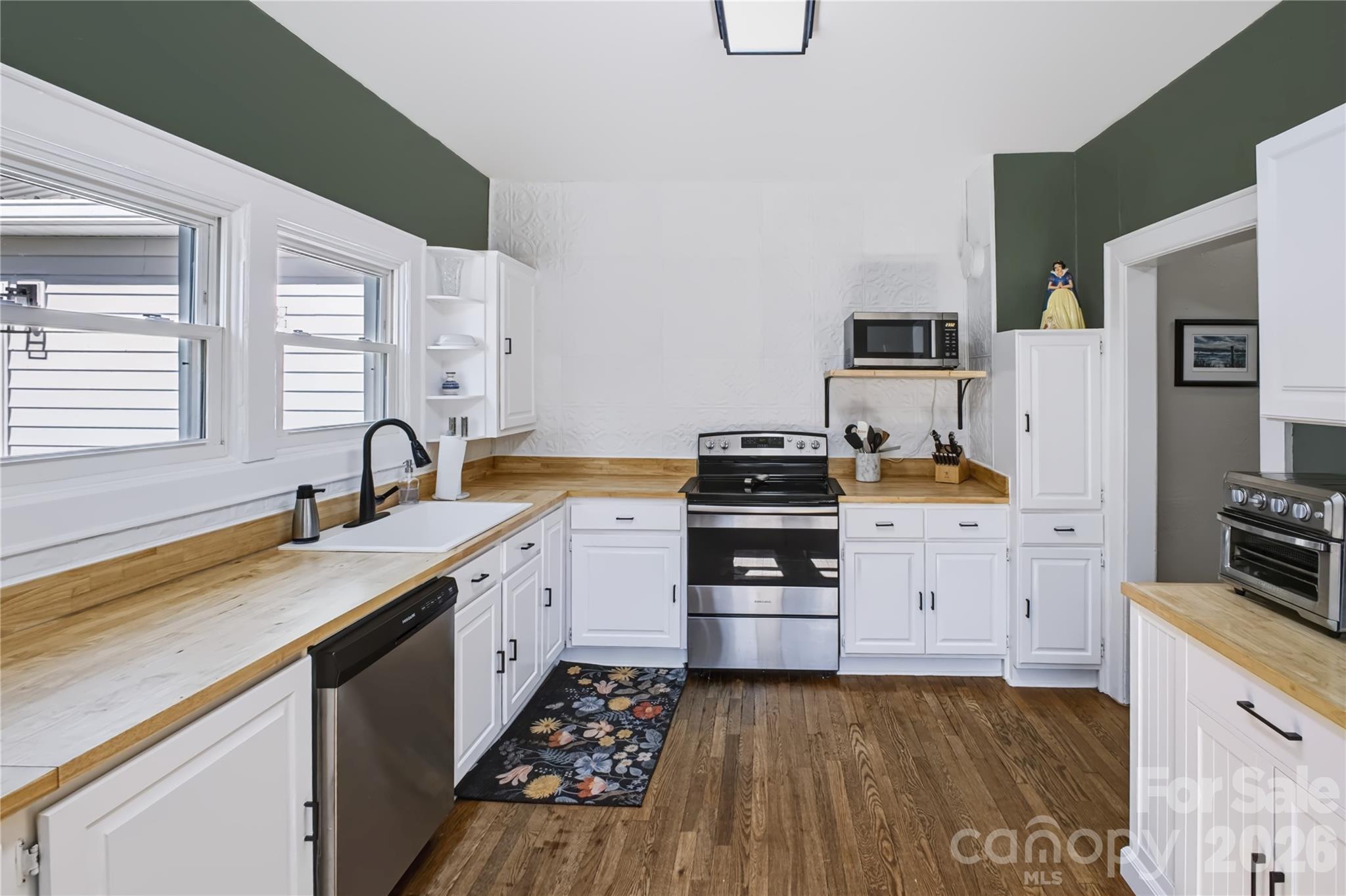 308 Union Street Property Photo 6