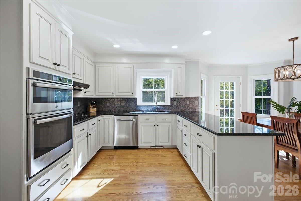 10141 Hanover Glen Road Property Photo 2
