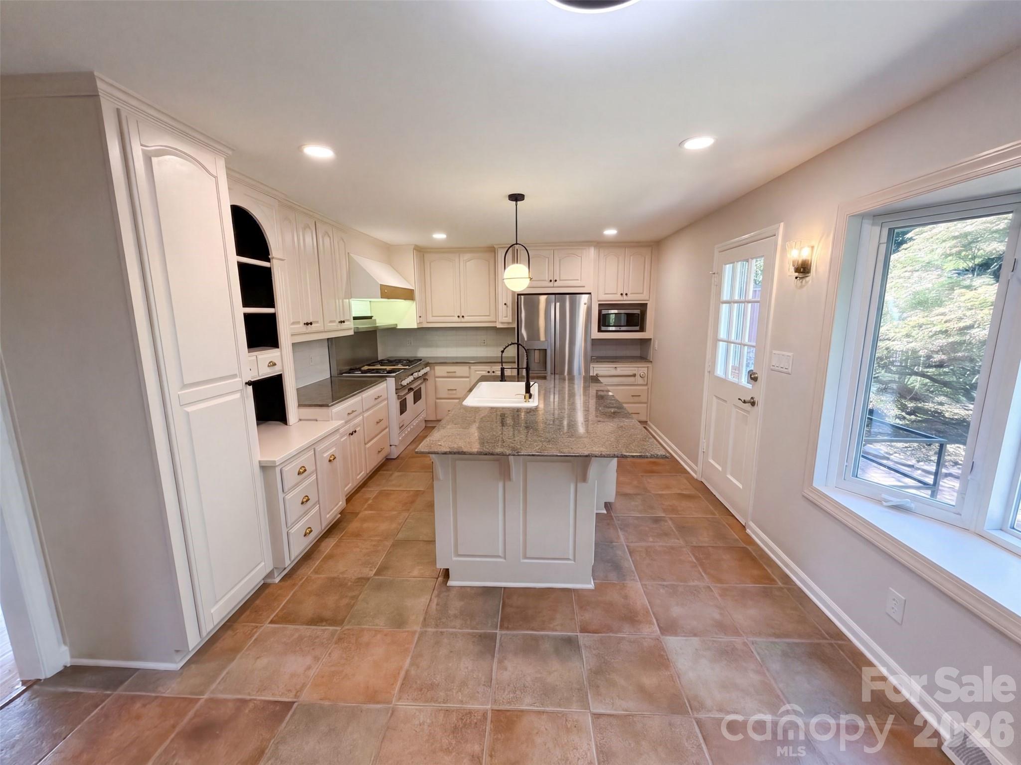 1030 Mclaughlin Drive Property Photo 2
