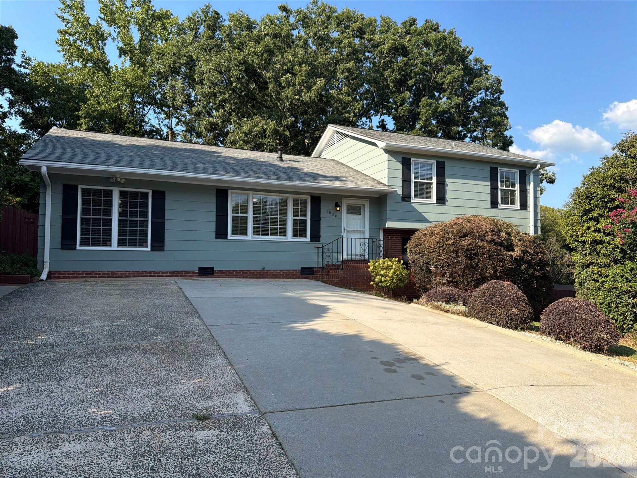 1030 Mclaughlin Drive Property Photo 6