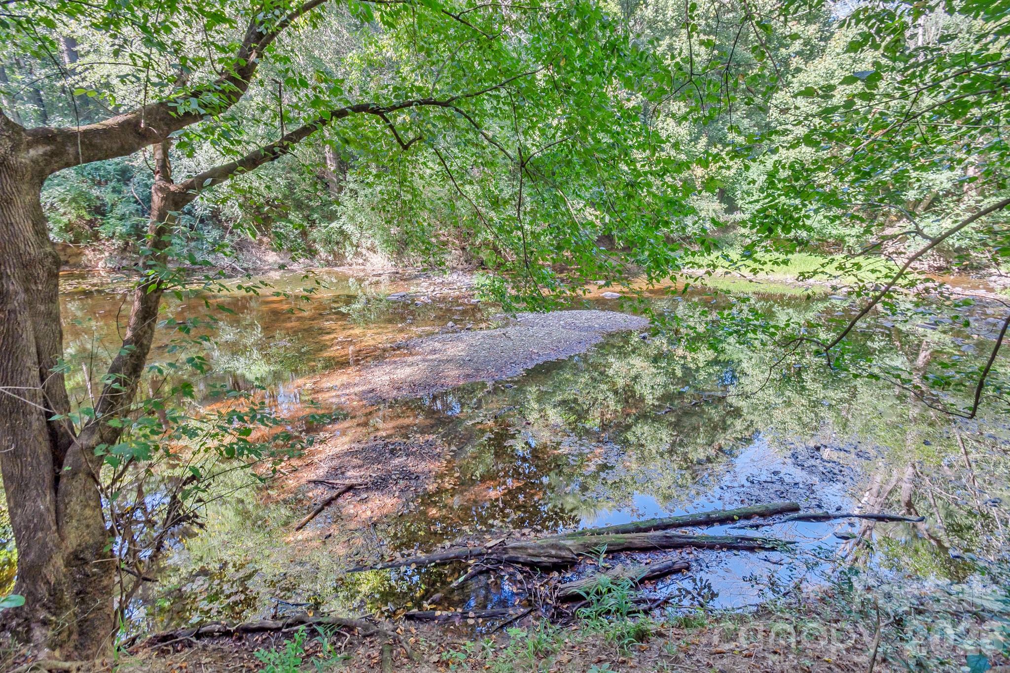 589 Bill Curlee Road Property Photo 2