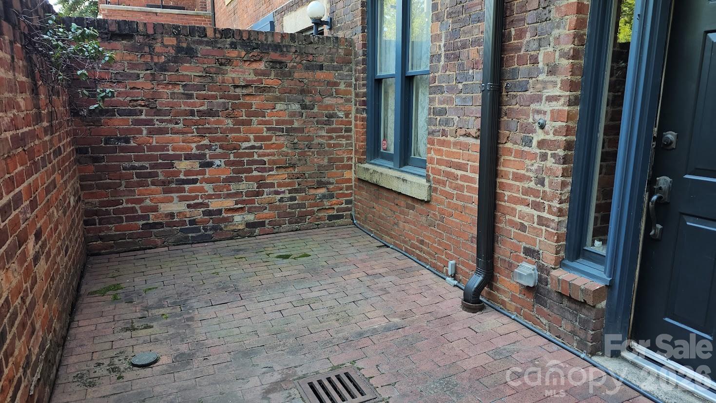 229 N Poplar Street 3 Property Photo 12