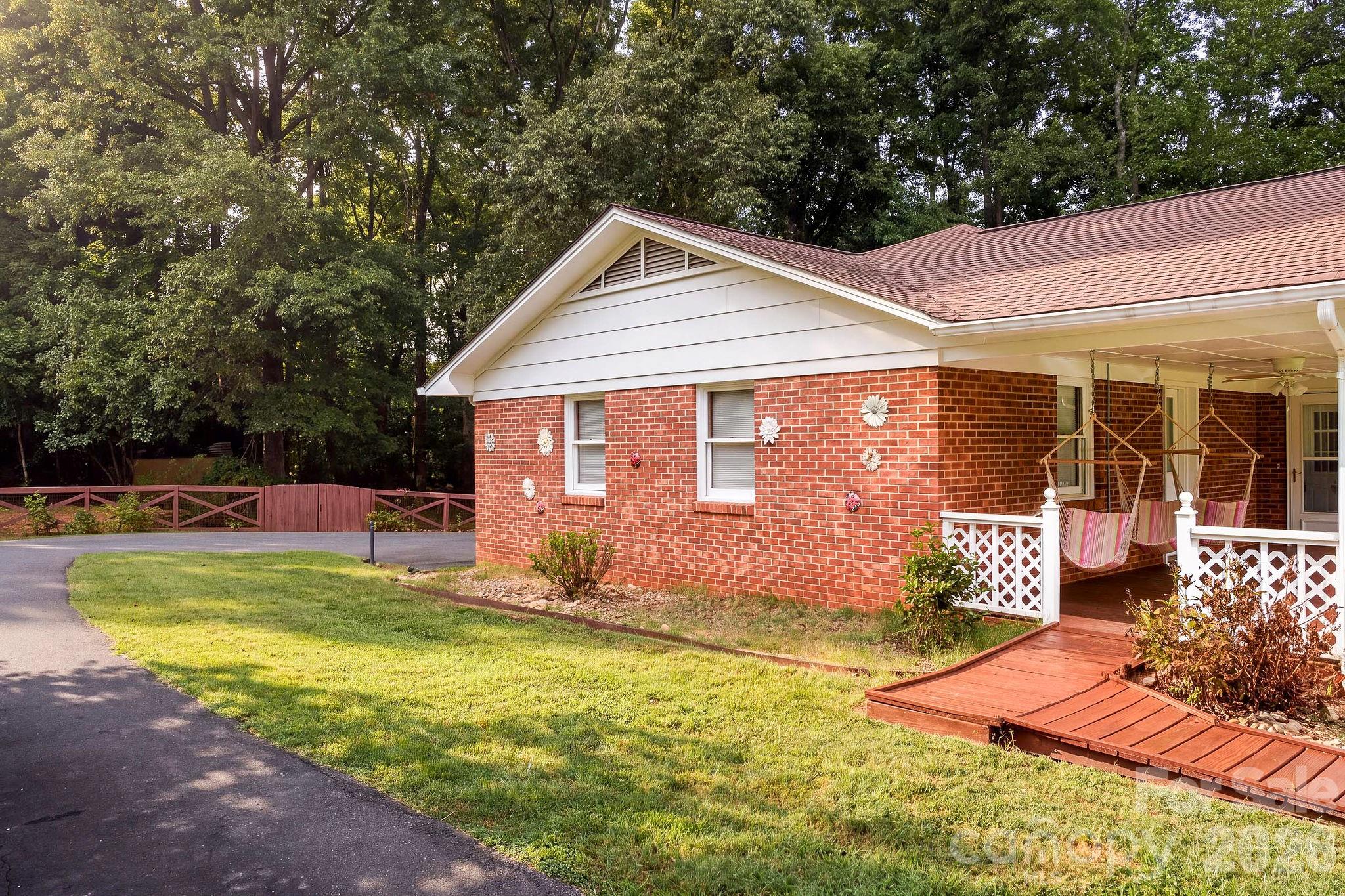 229 Random Road 2 Property Photo 6