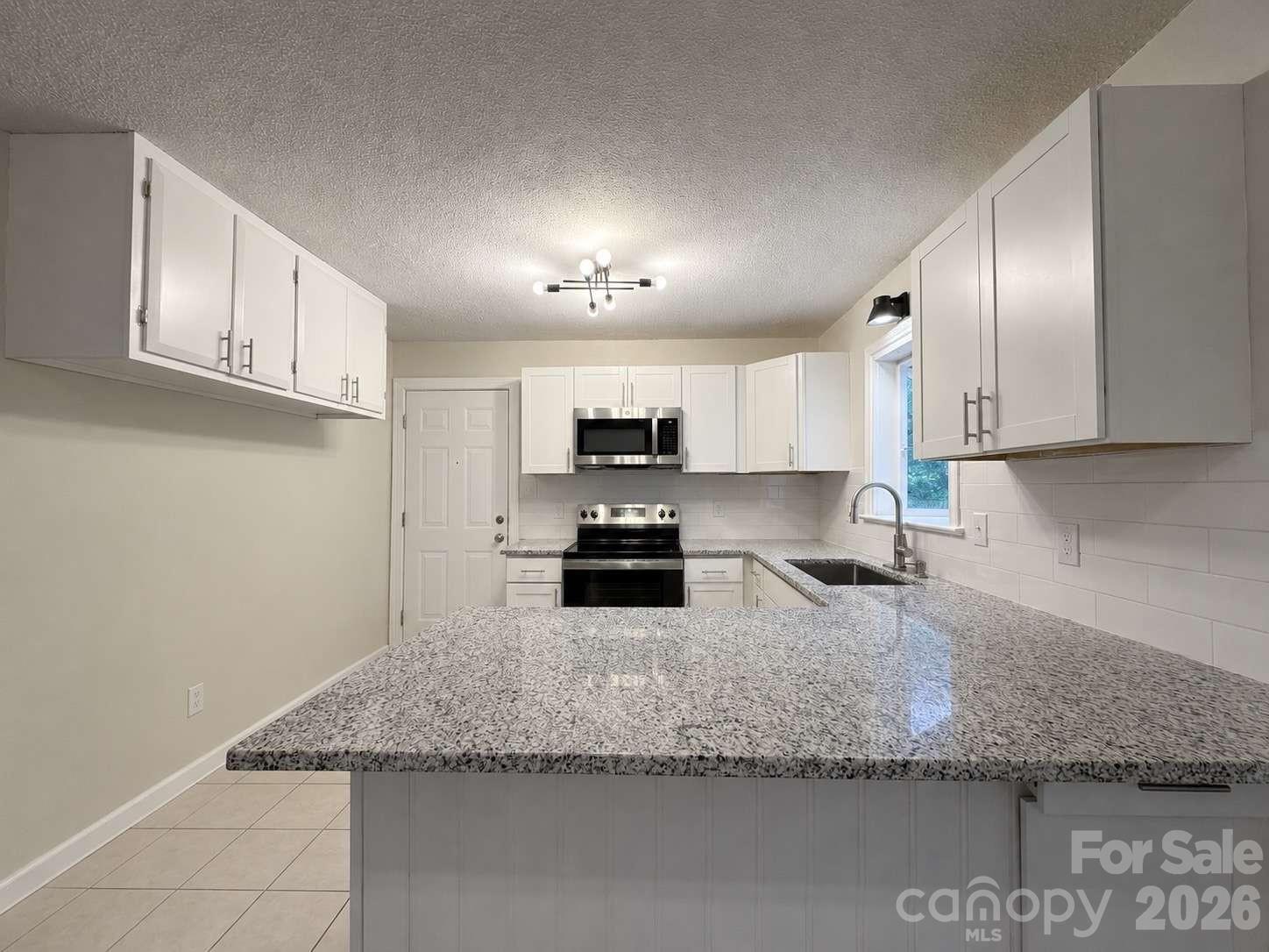 2060 27th Avenue Drive Property Photo 3