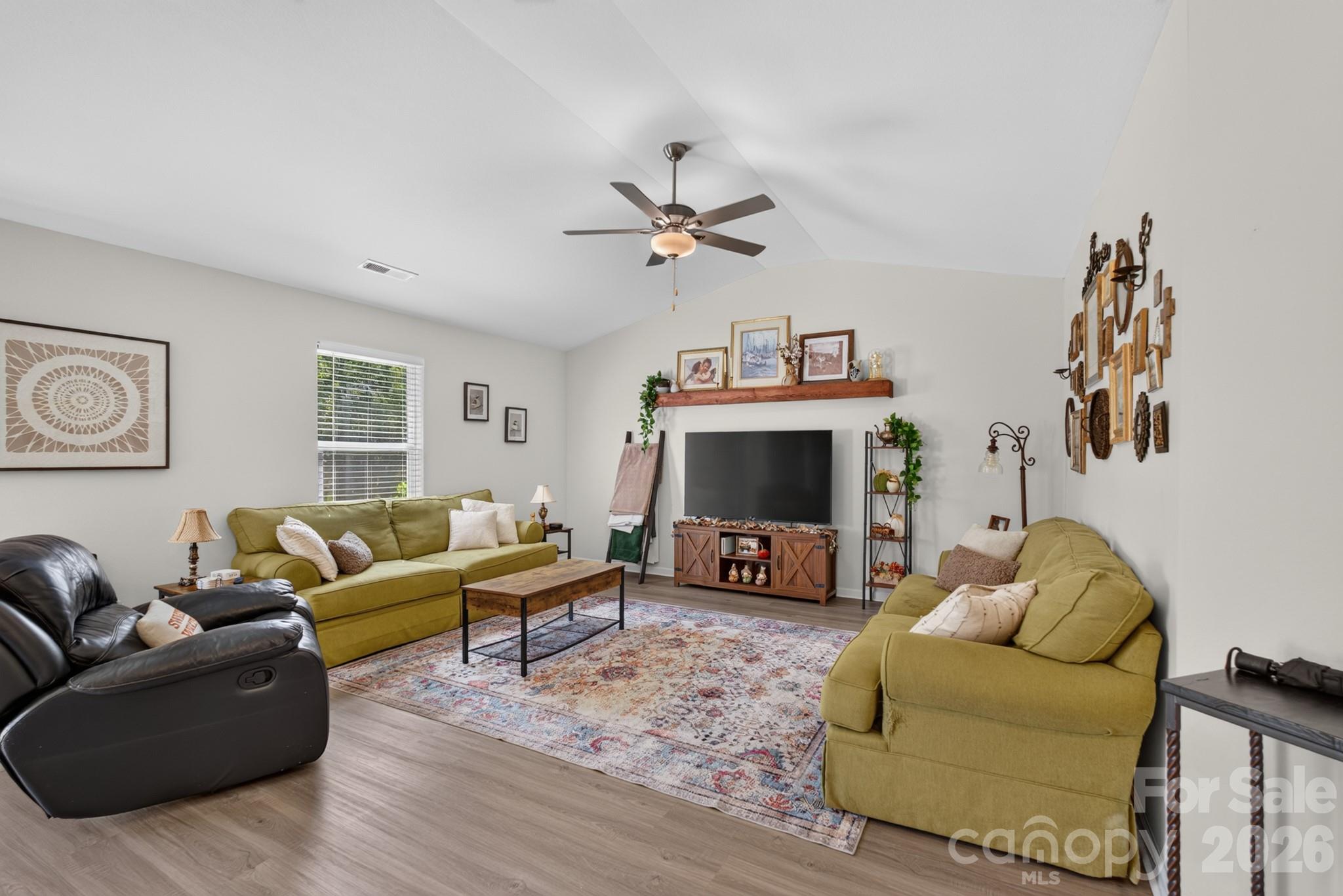 632 Lancelot Drive 60 Property Photo 13