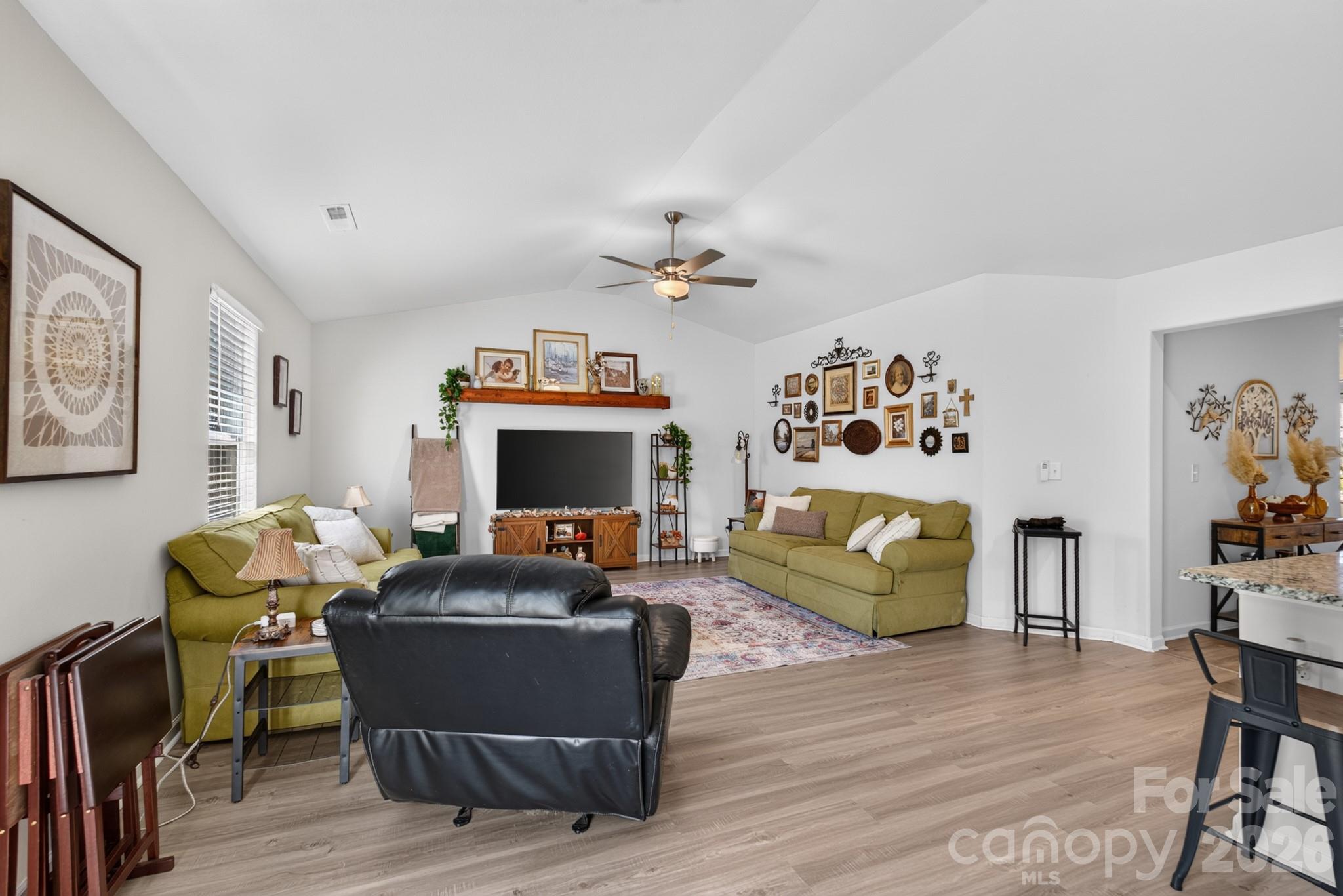 632 Lancelot Drive 60 Property Photo 15