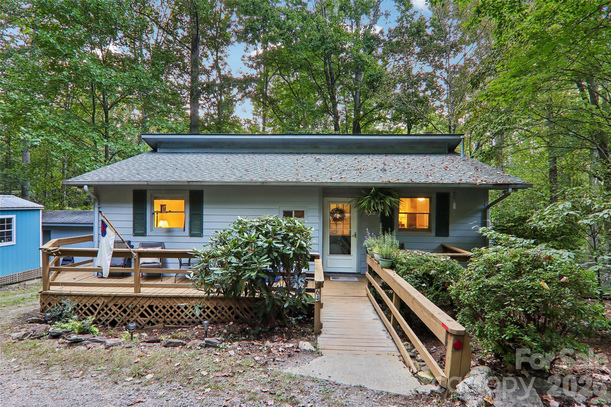 64 Blue Jay Loop Property Photo 1