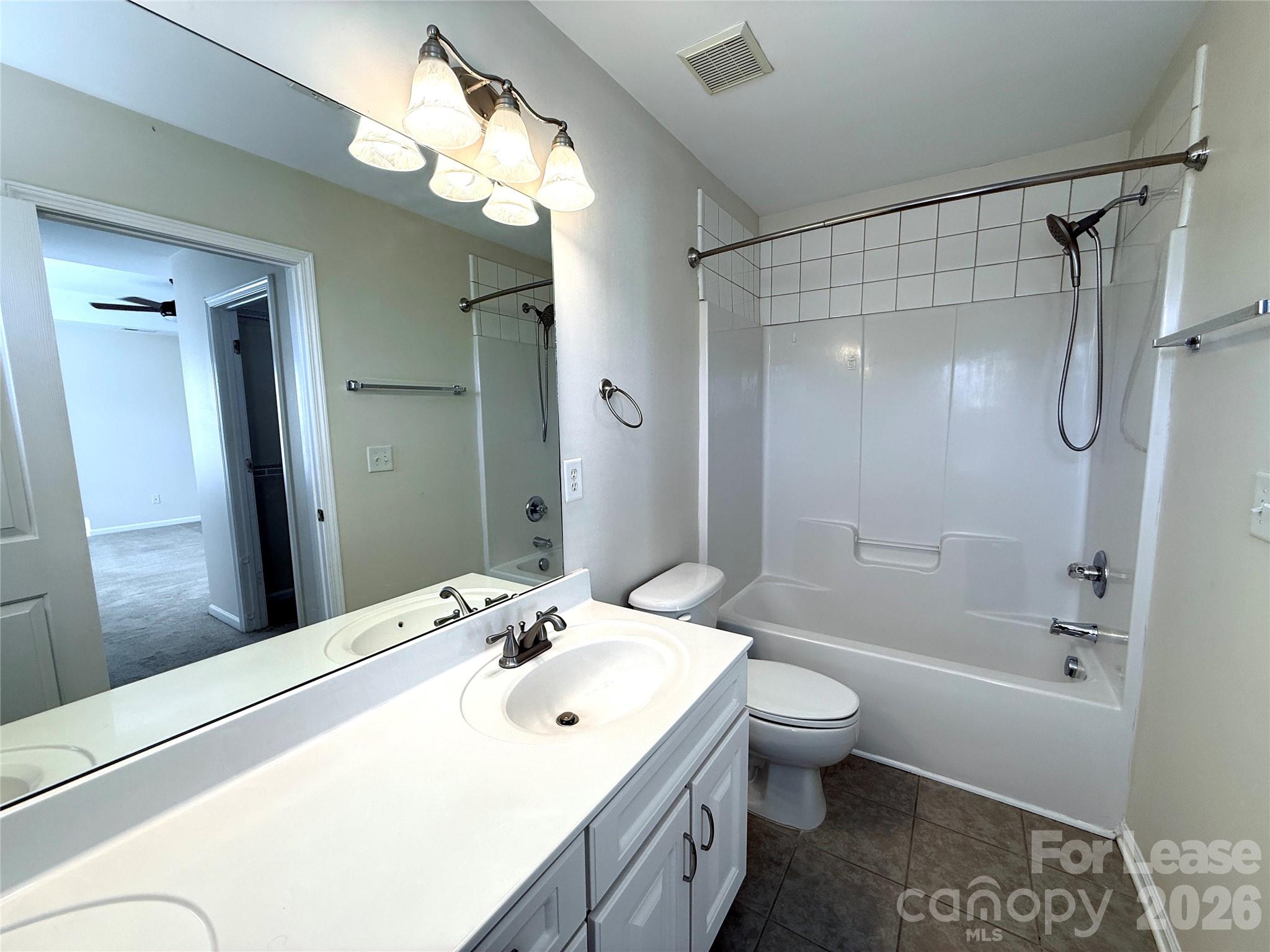 7549 Bluff Point Lane Property Photo 11