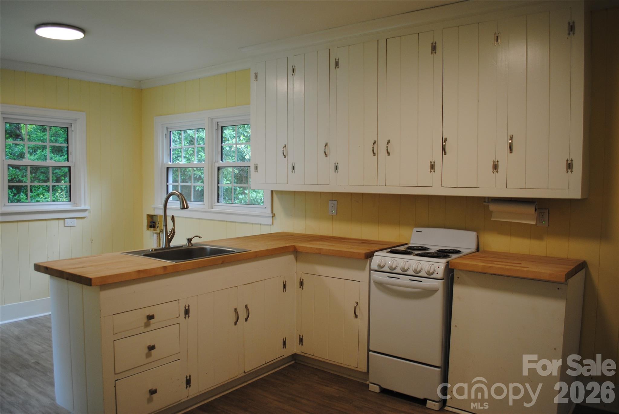 636 Statesville Boulevard Property Photo 8