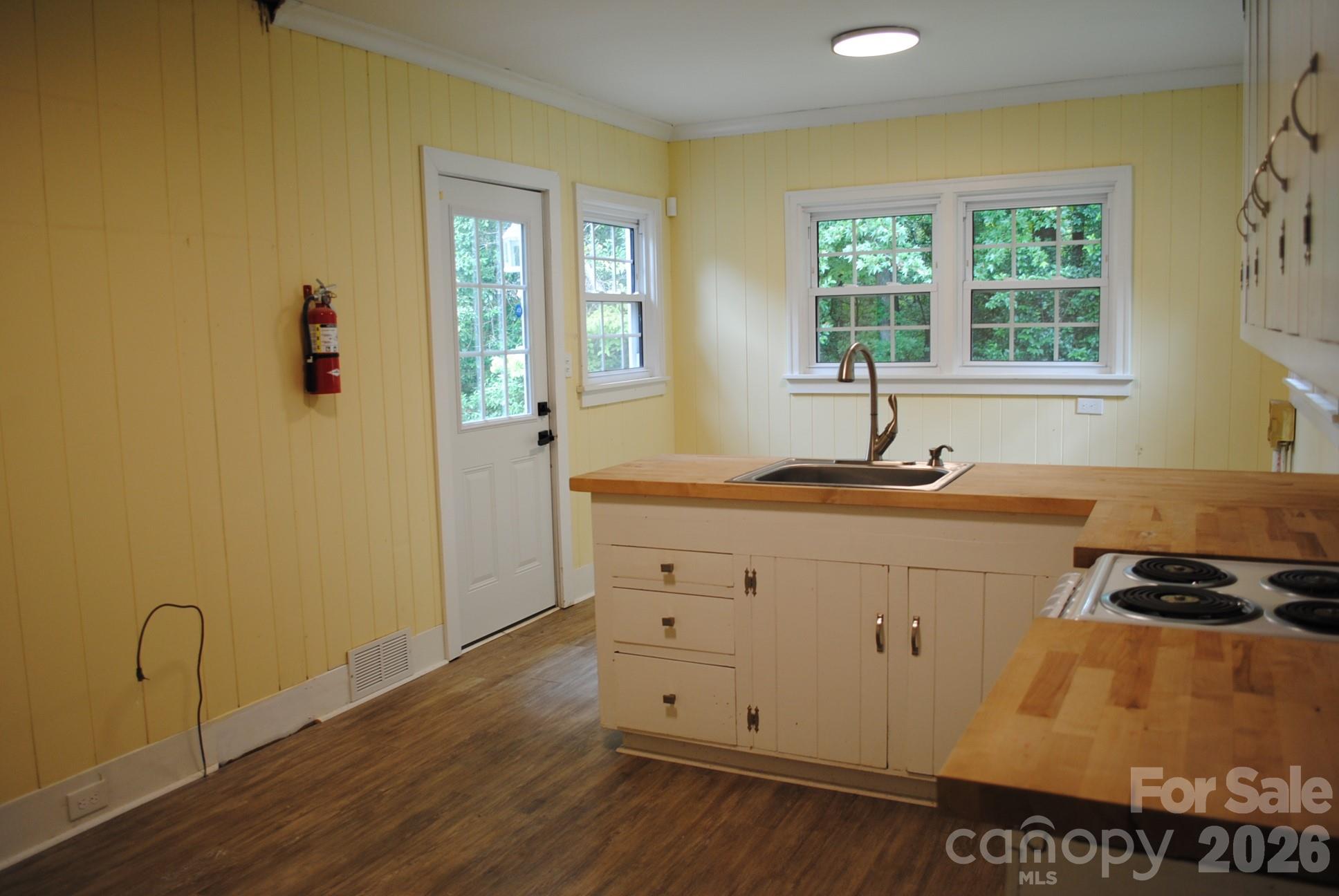 636 Statesville Boulevard Property Photo 8